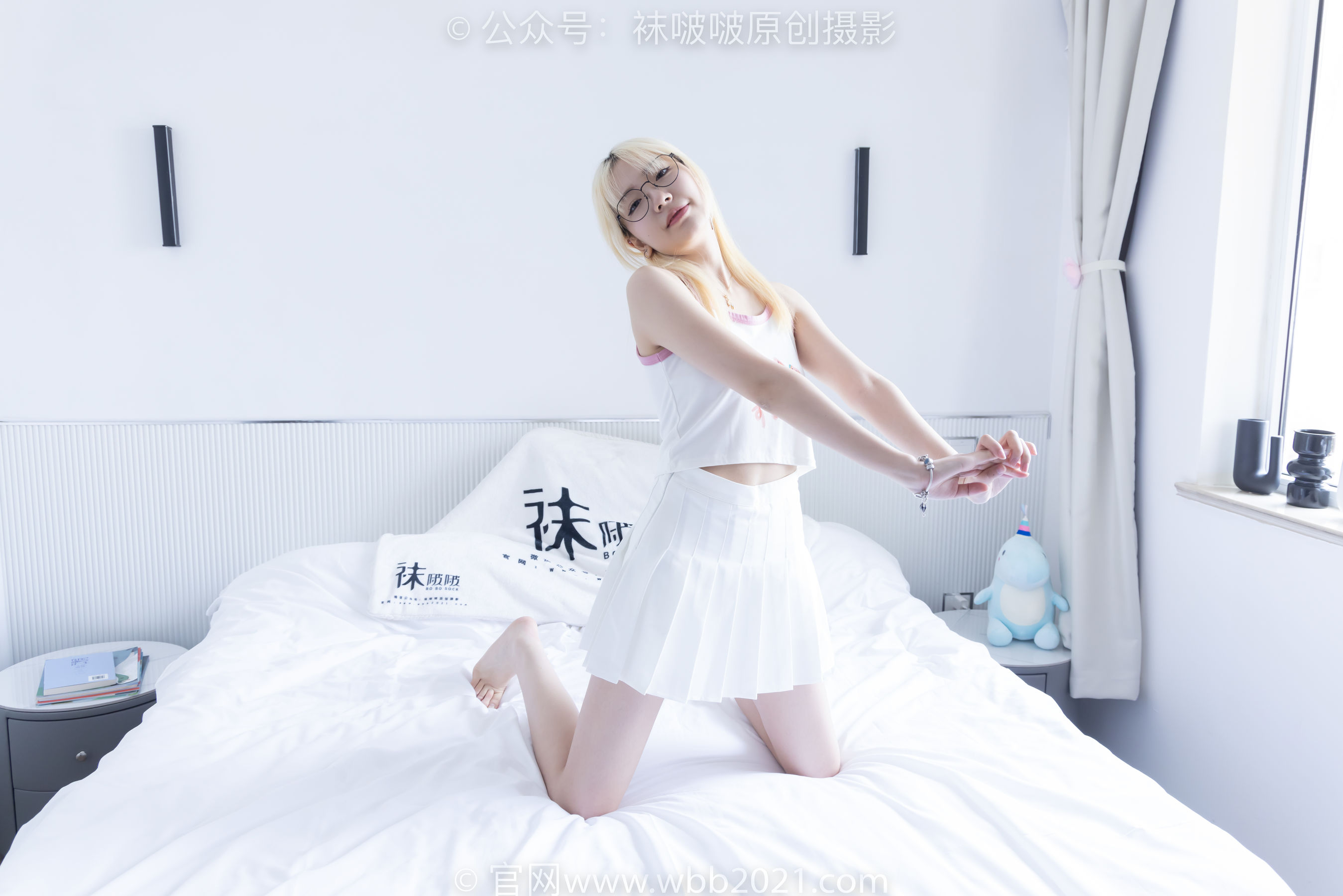 BoBoSocks袜啵啵 No.558 小甜豆 - 帆布鞋、黑丝、裸足/(155P)