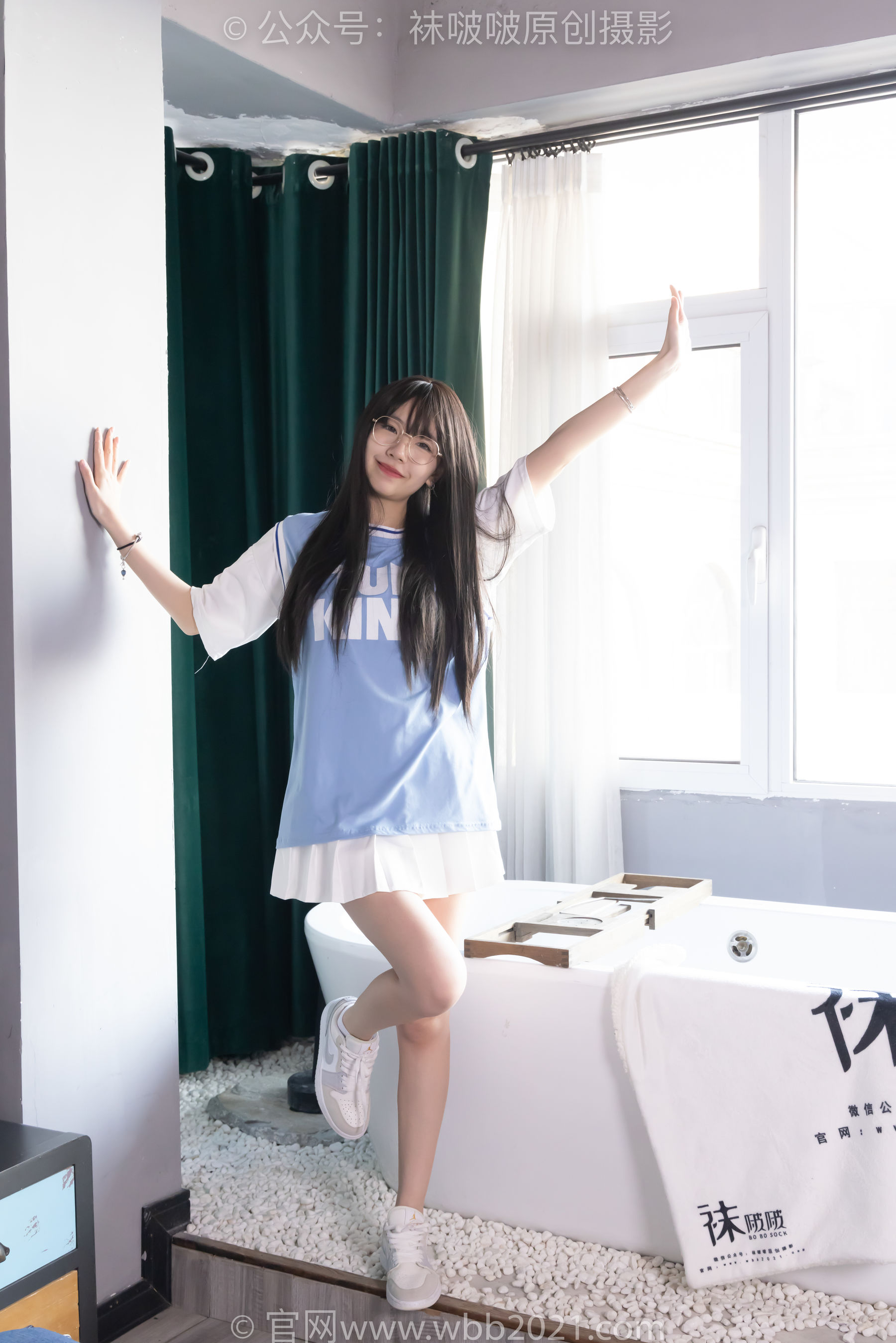 BoBoSocks袜啵啵 No.561 小甜豆 - 板鞋、短白棉袜、裸足/(155P)