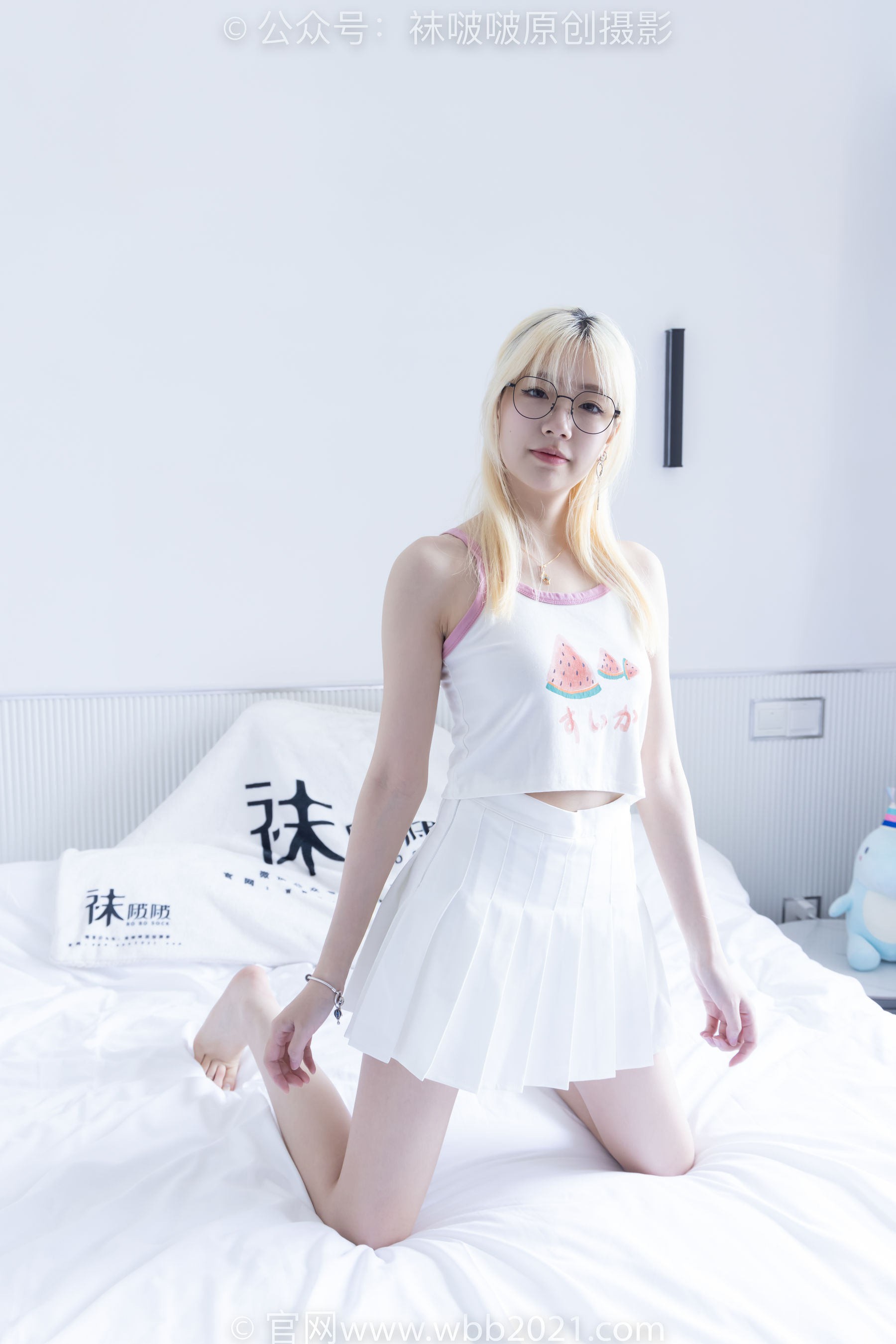 BoBoSocks袜啵啵 No.558 小甜豆 - 帆布鞋、黑丝、裸足/(155P)