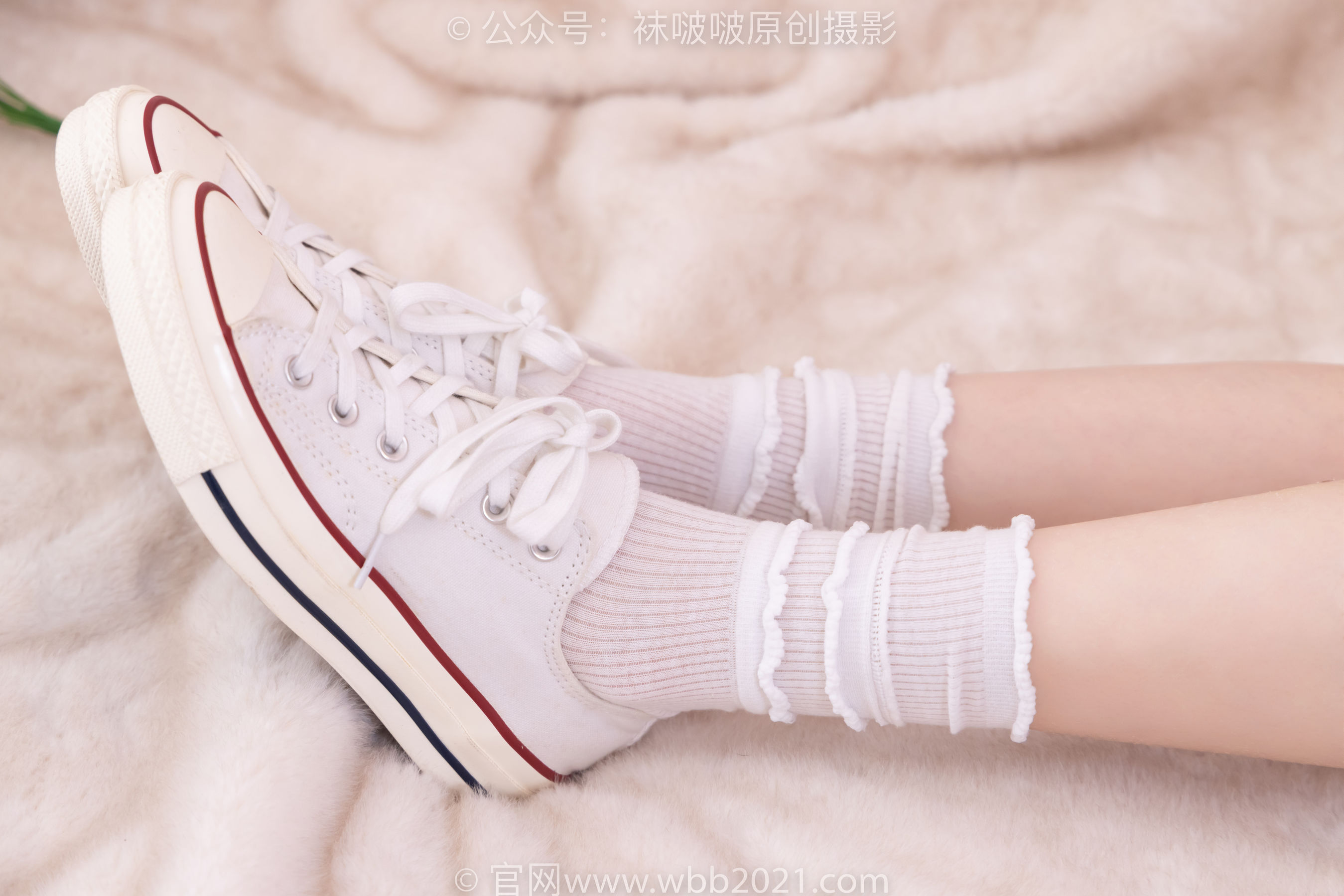 BoBoSocks袜啵啵 No.556 香菜 - 帆布鞋、白棉袜、裸足/(149P)