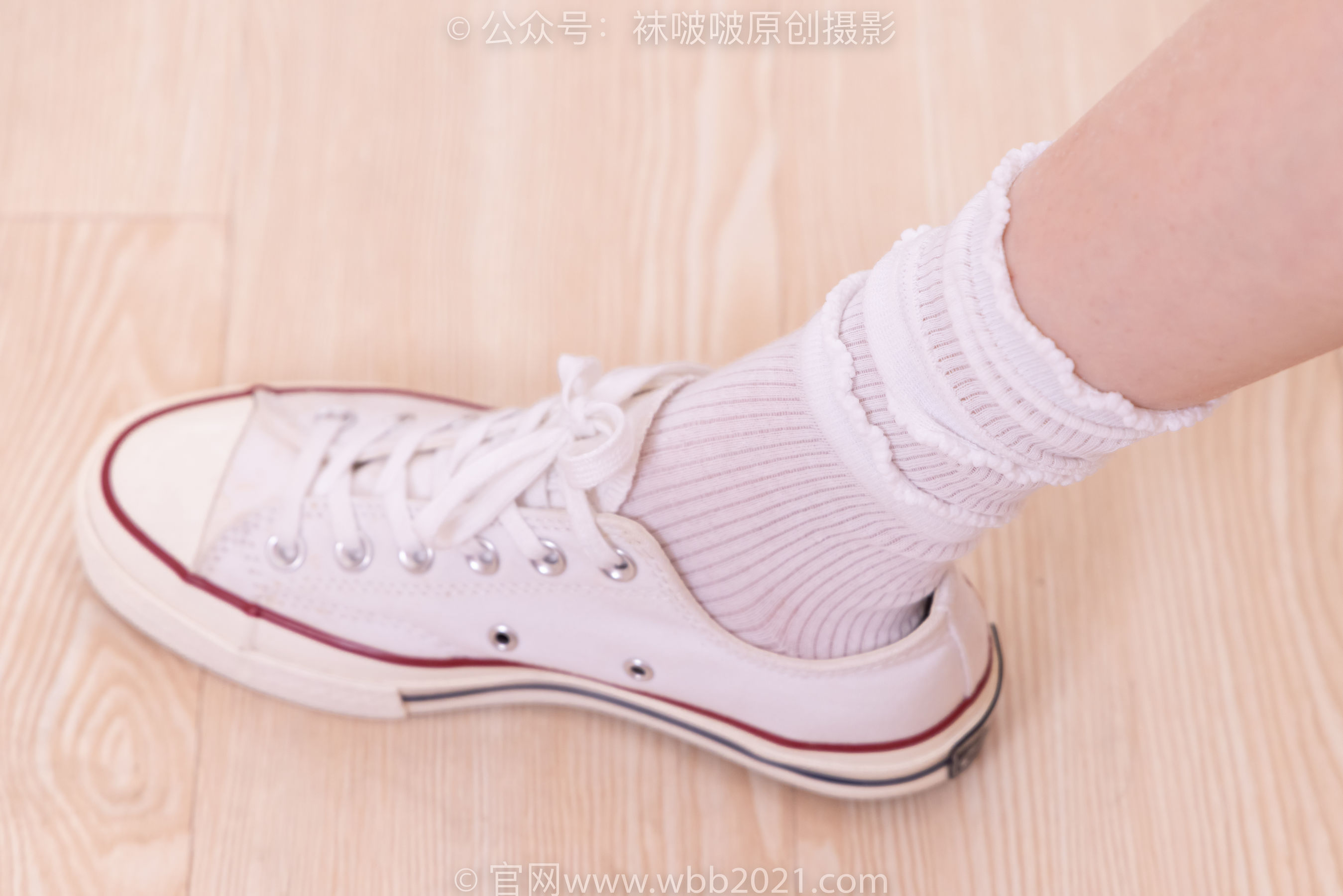 BoBoSocks袜啵啵 No.556 香菜 - 帆布鞋、白棉袜、裸足/(149P)