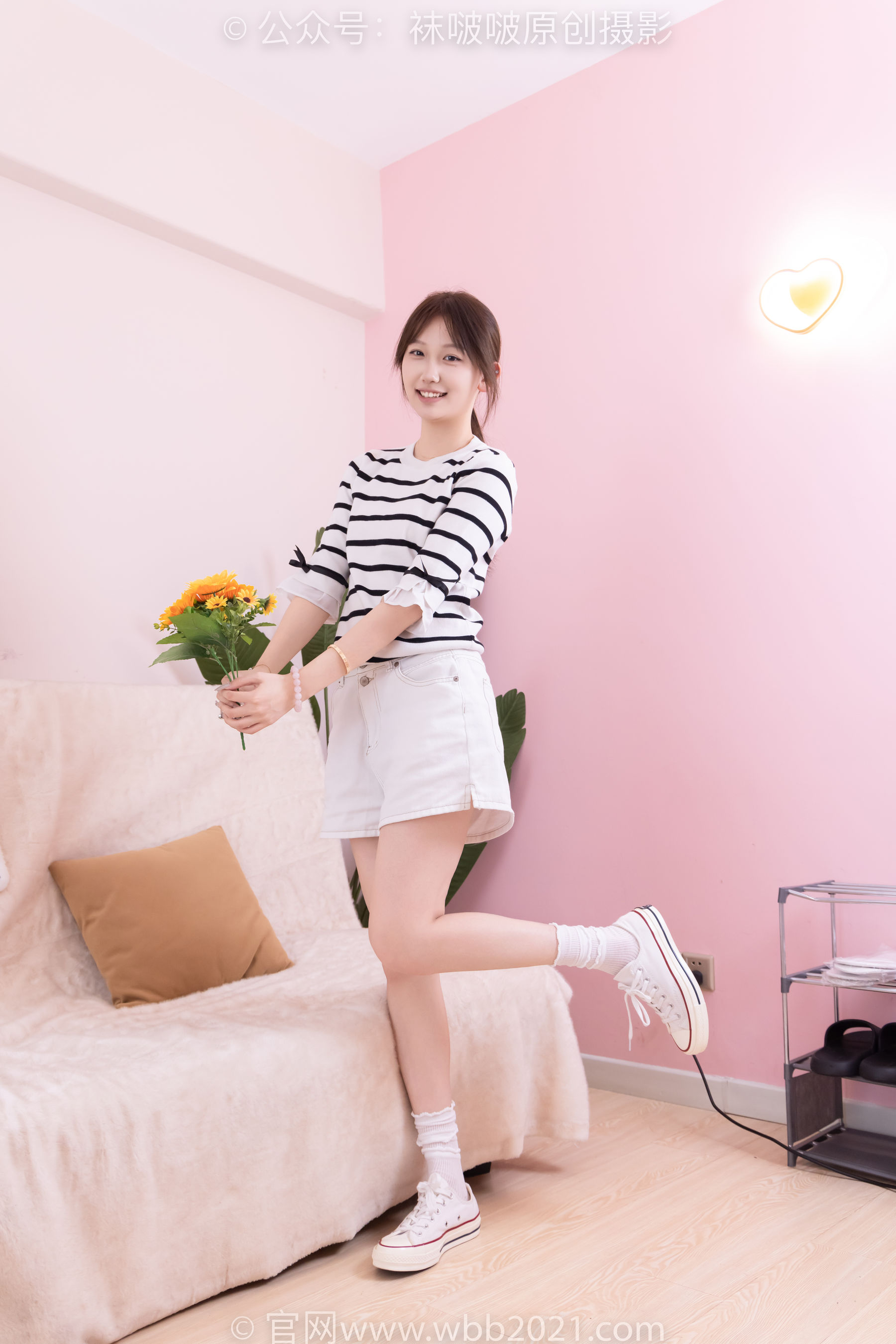 BoBoSocks袜啵啵 No.556 香菜 - 帆布鞋、白棉袜、裸足/(149P)