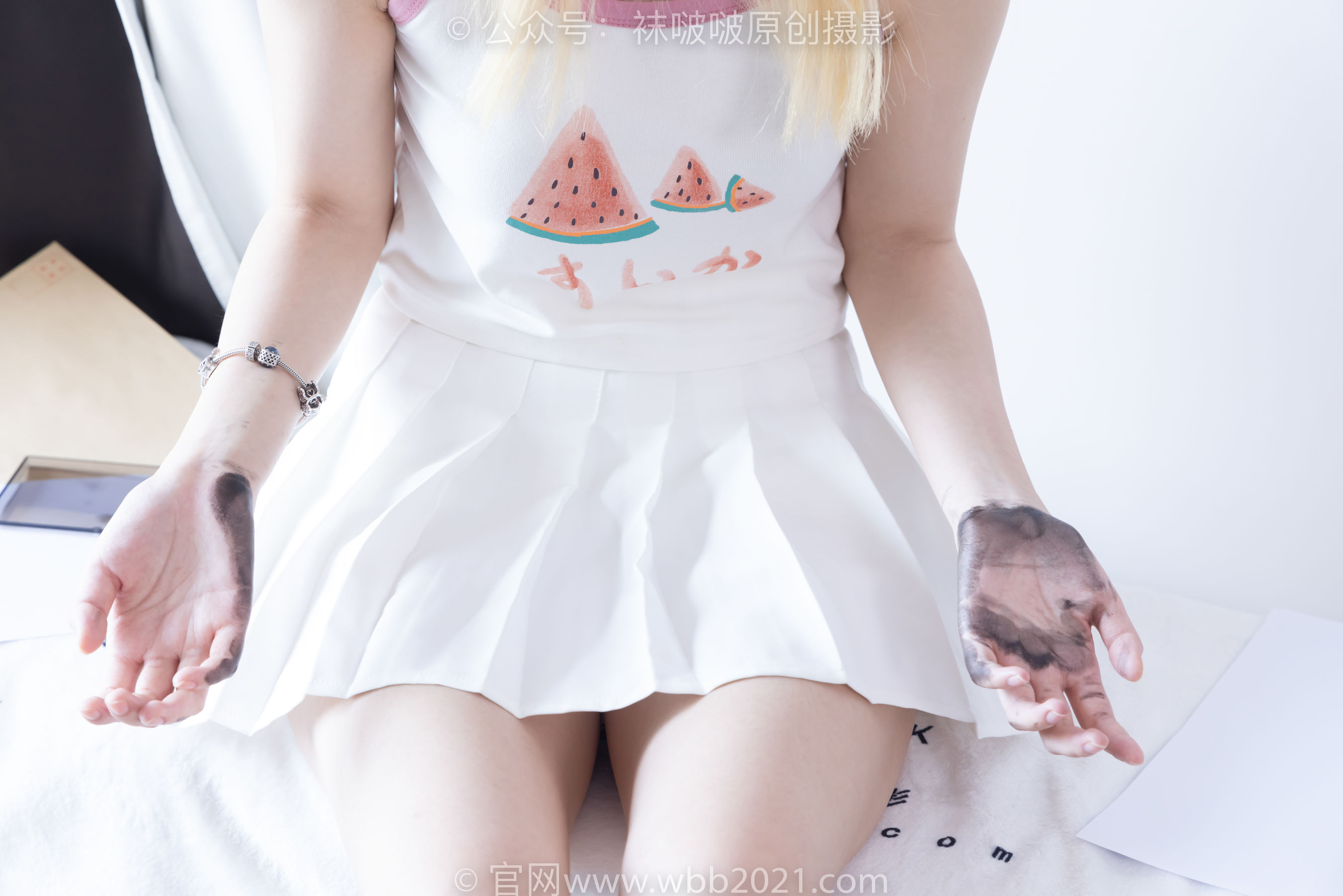 BoBoSocks袜啵啵 No.558 小甜豆 - 帆布鞋、黑丝、裸足/(155P)