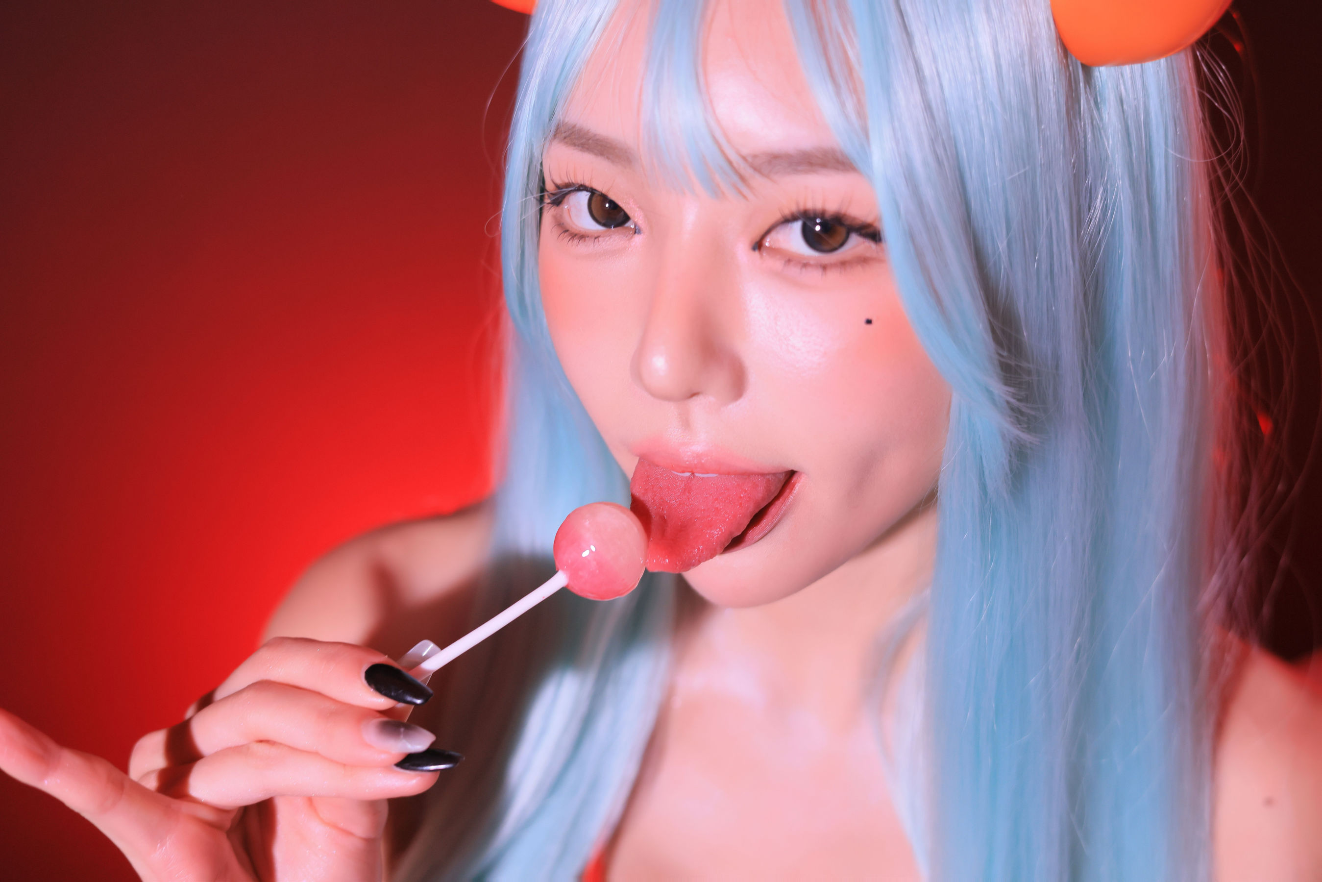 Dongeuran - Red Succubus/(241P)