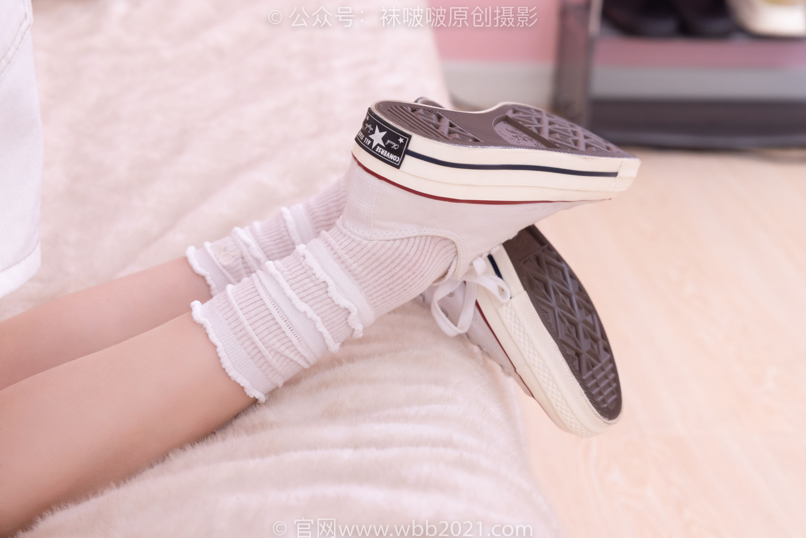 BoBoSocks袜啵啵 No.556 香菜 - 帆布鞋、白棉袜、裸足/(149P)