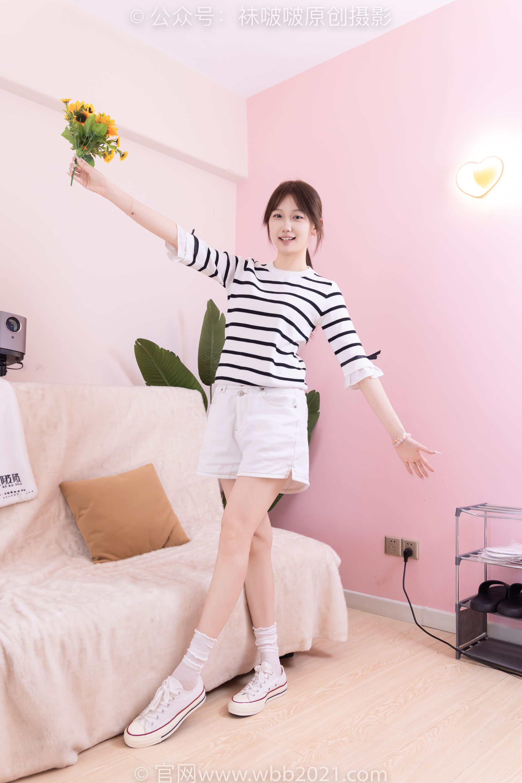 BoBoSocks袜啵啵 No.556 香菜 - 帆布鞋、白棉袜、裸足/(149P)