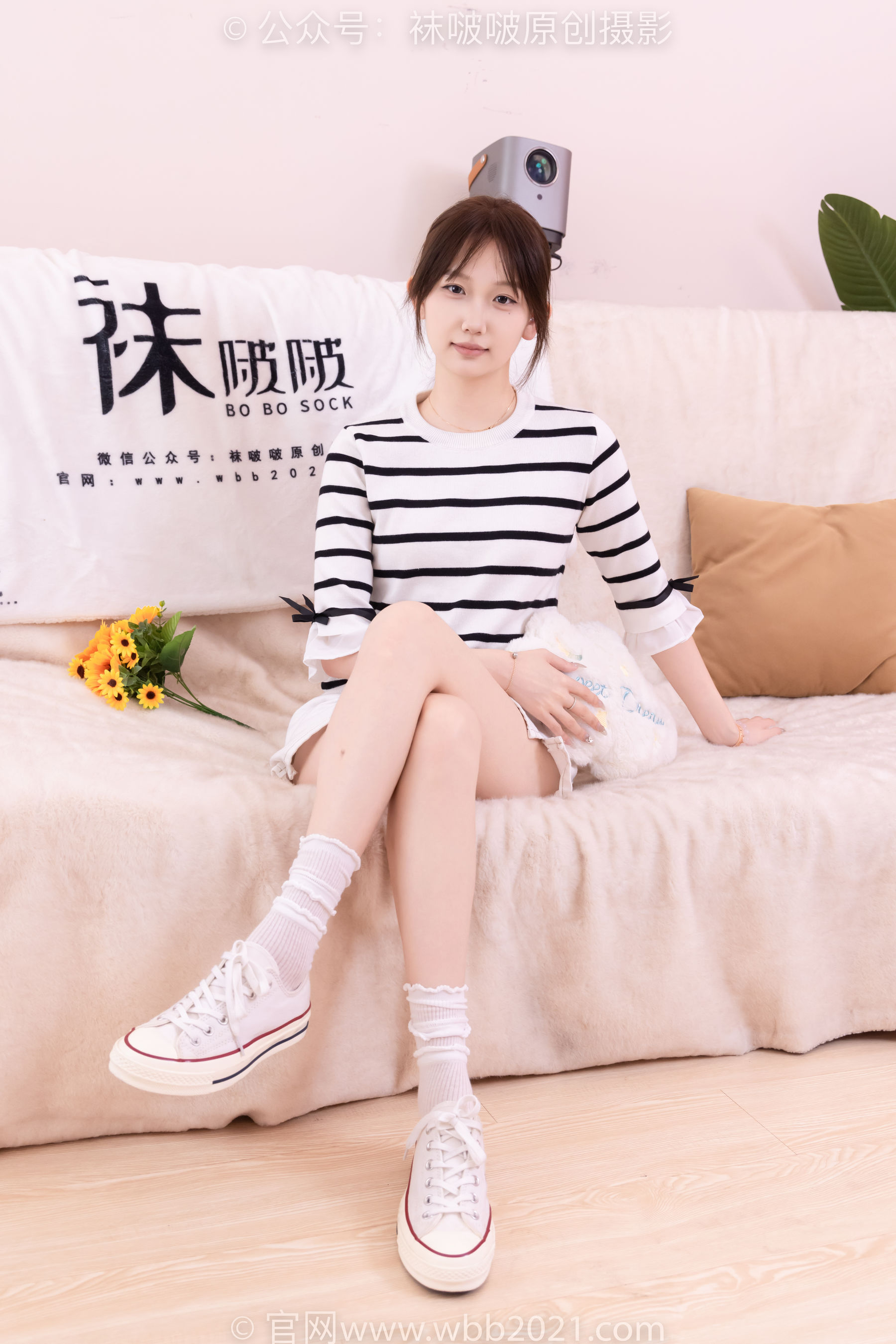 BoBoSocks袜啵啵 No.556 香菜 - 帆布鞋、白棉袜、裸足/(149P)