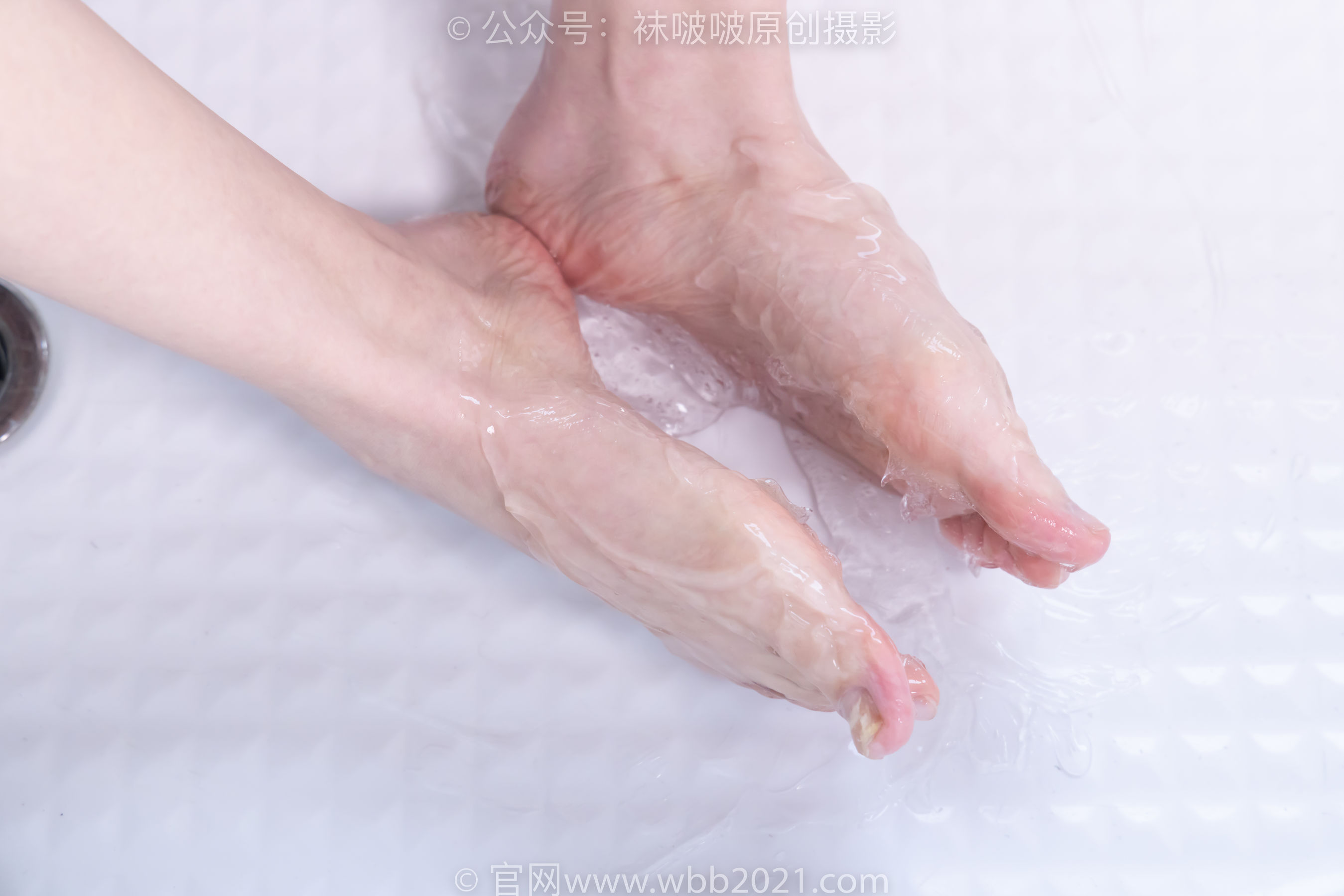 BoBoSocks袜啵啵 No.561 小甜豆 - 板鞋、短白棉袜、裸足/(155P)