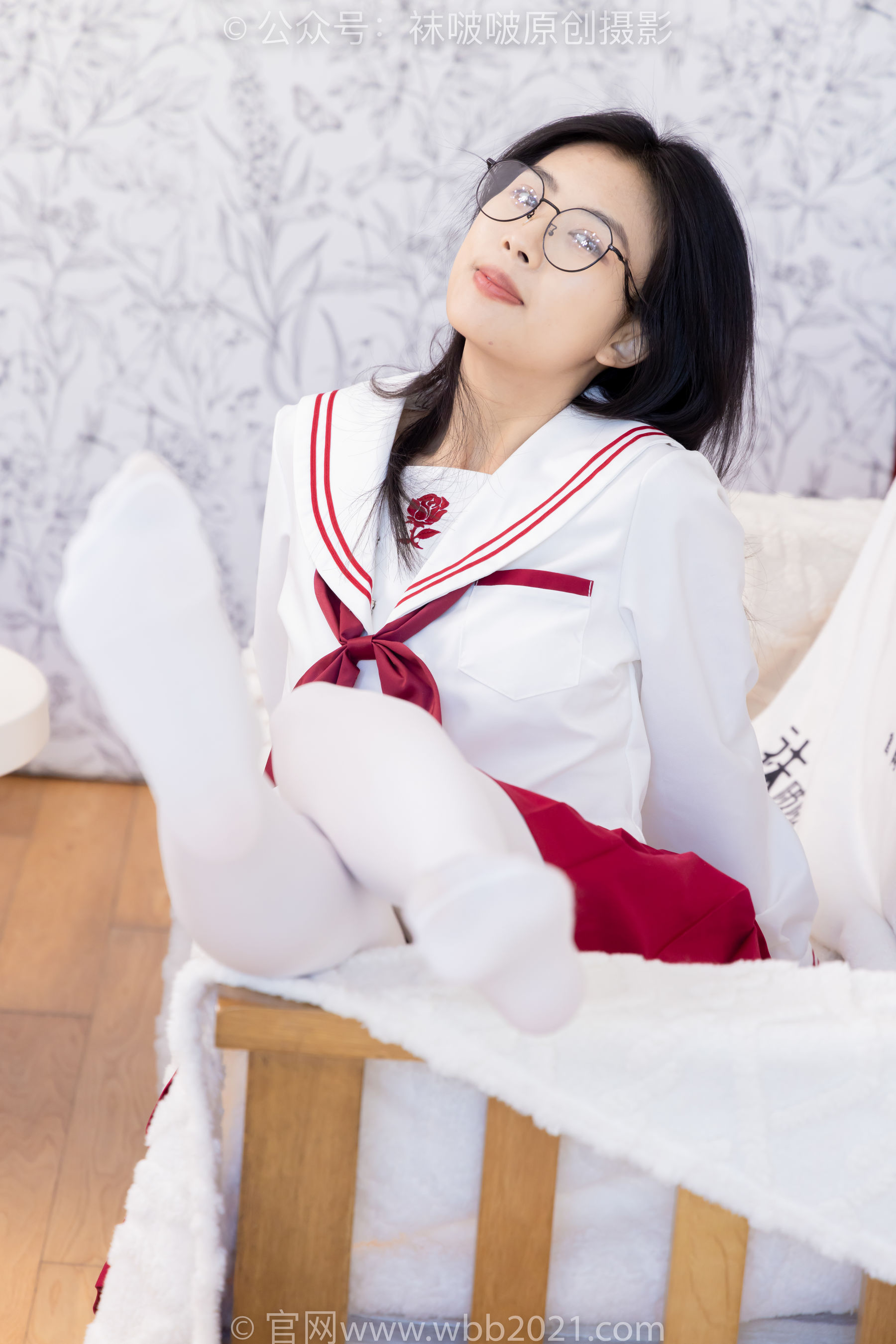 BoBoSocks袜啵啵 No.545 奶油 - 白色马丁靴、厚白丝、jk制服、瑜伽动作时用老头乐挠脚剧情/(144P)