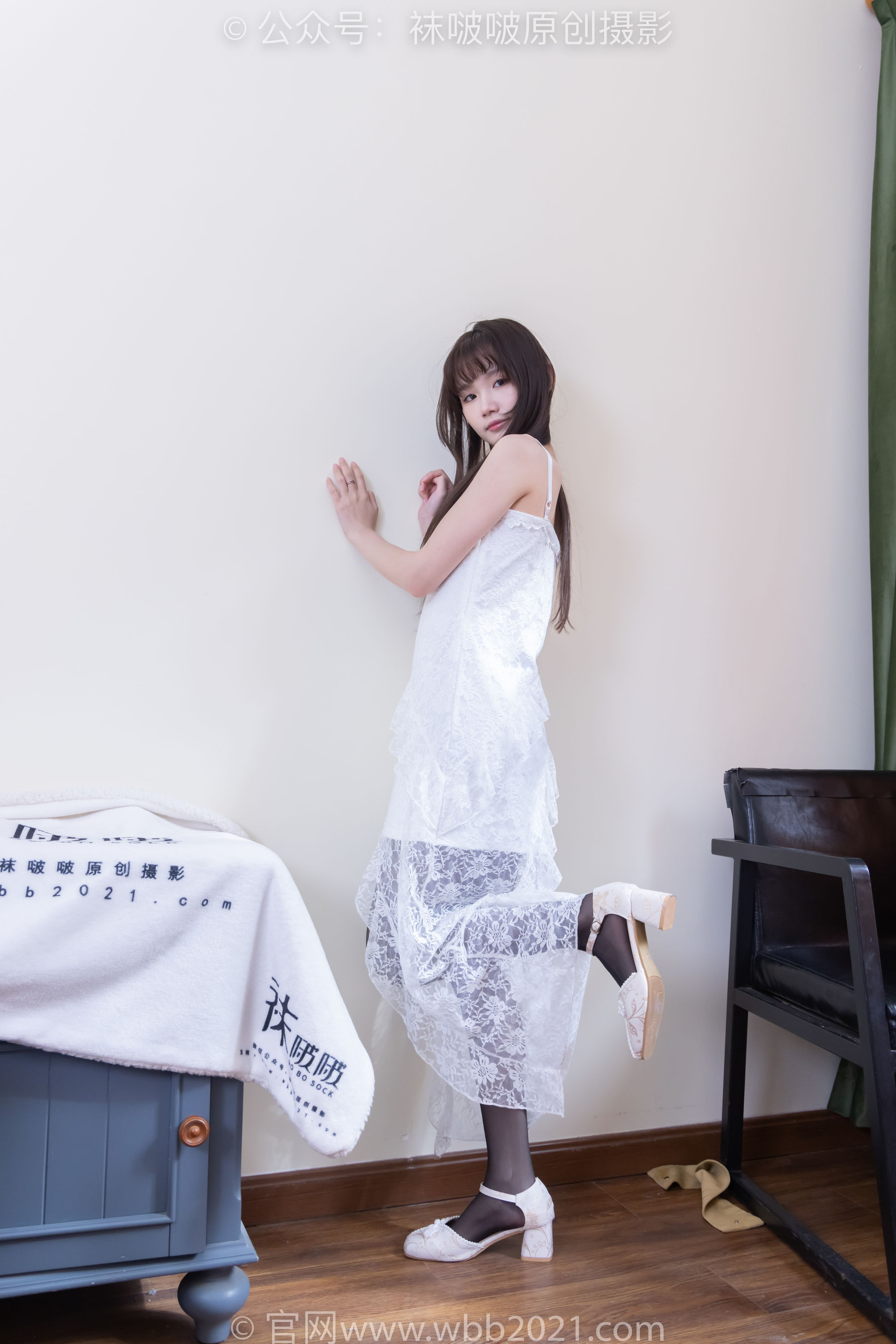 BoBoSocks袜啵啵 No.542 甜甜圈 高跟鞋、薄黑丝、薄肉丝、裸足、撕丝袜剧情/(160P)