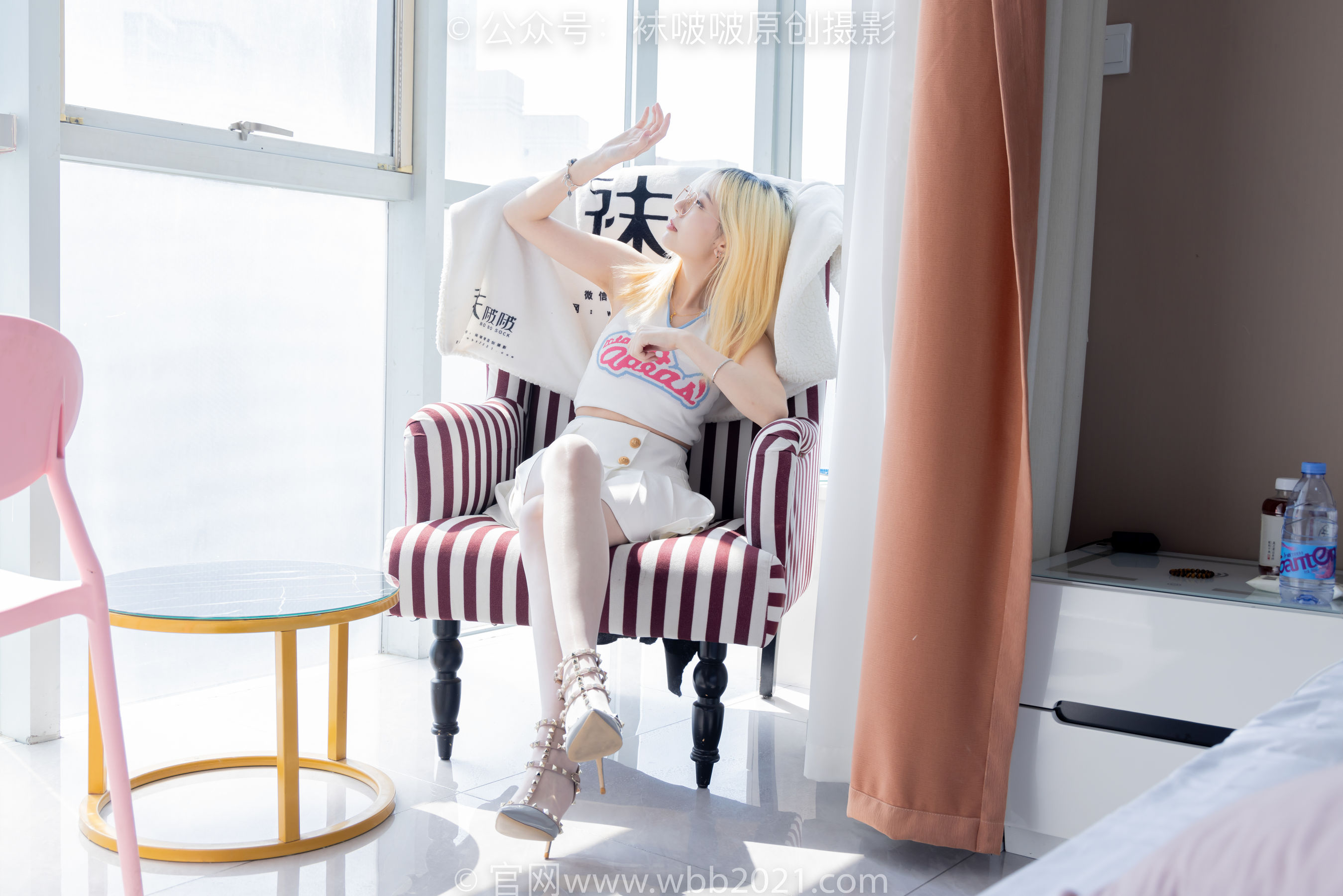 BoBoSocks袜啵啵 No.543 小甜豆 高跟鞋、油亮淡蓝丝、腰丝/(150P)