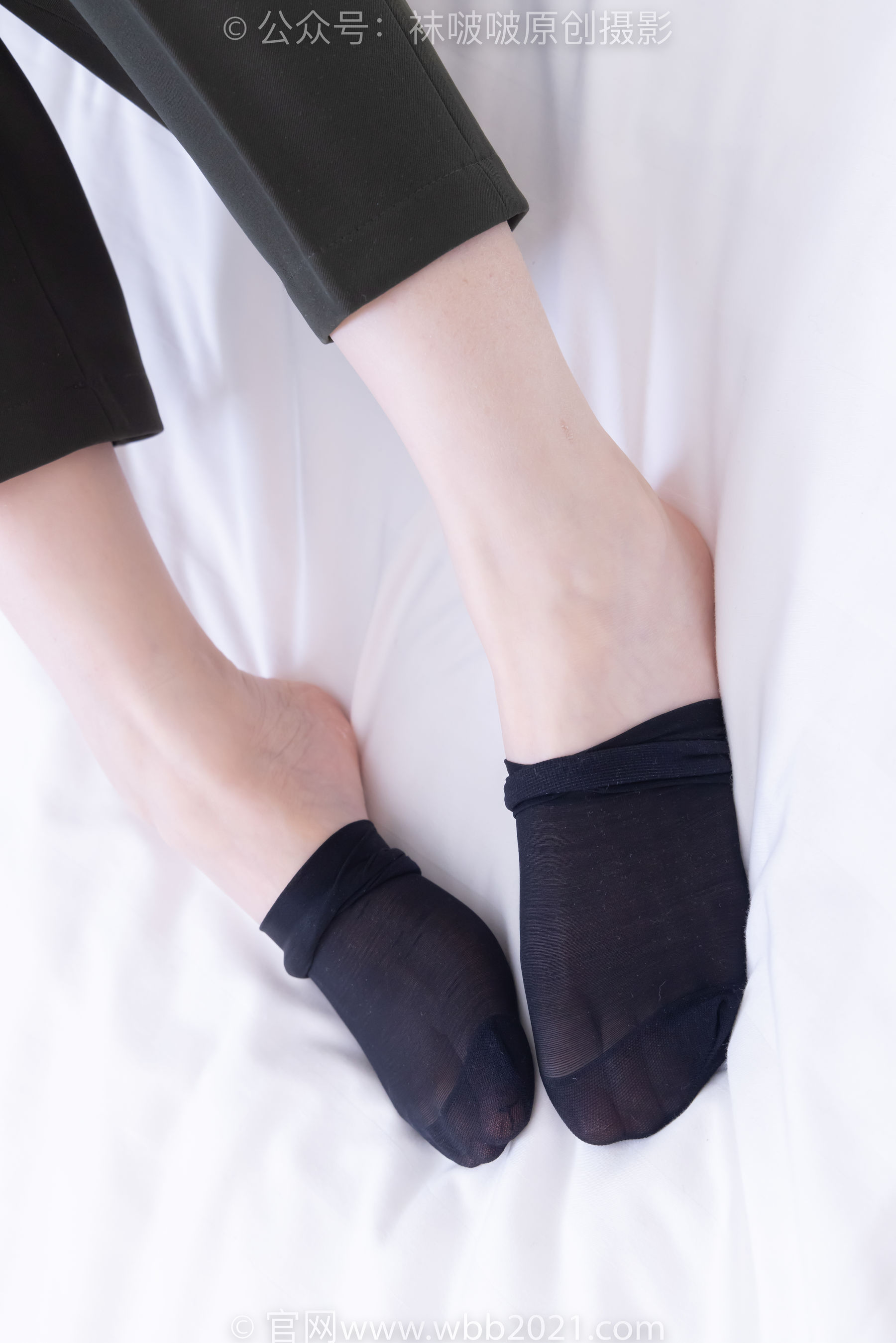 BoBoSocks袜啵啵 No.529 甜甜圈 - 高跟鞋、短黑丝、裸足、半蹲半脱袜子剧情/(154P)