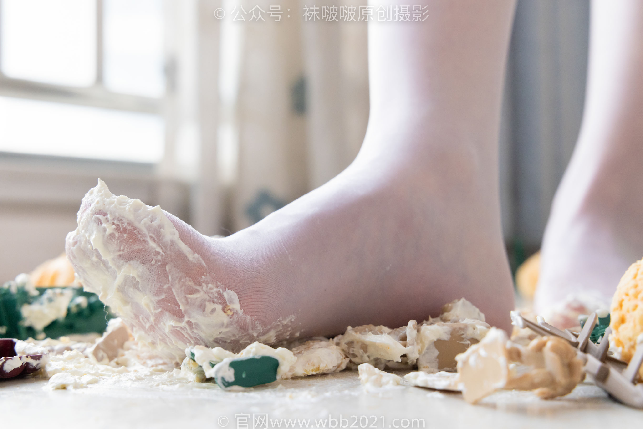 BoBoSocks袜啵啵 No.544 甜甜圈 - 高跟鞋、油亮薄白丝、裸足、踩小人和奶油泡芙剧情/(172P)