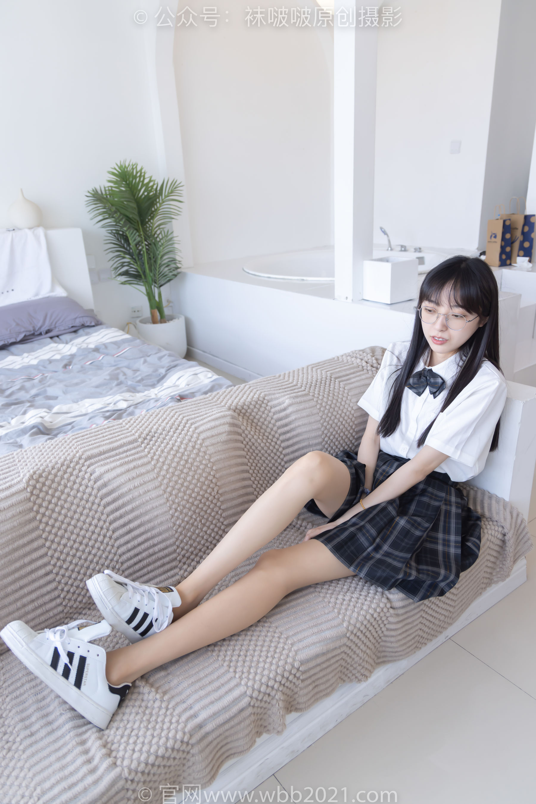 BoBoSocks袜啵啵 No.541 稚予 - 两双板鞋、薄灰丝、薄肉丝、jk制服/(140P)