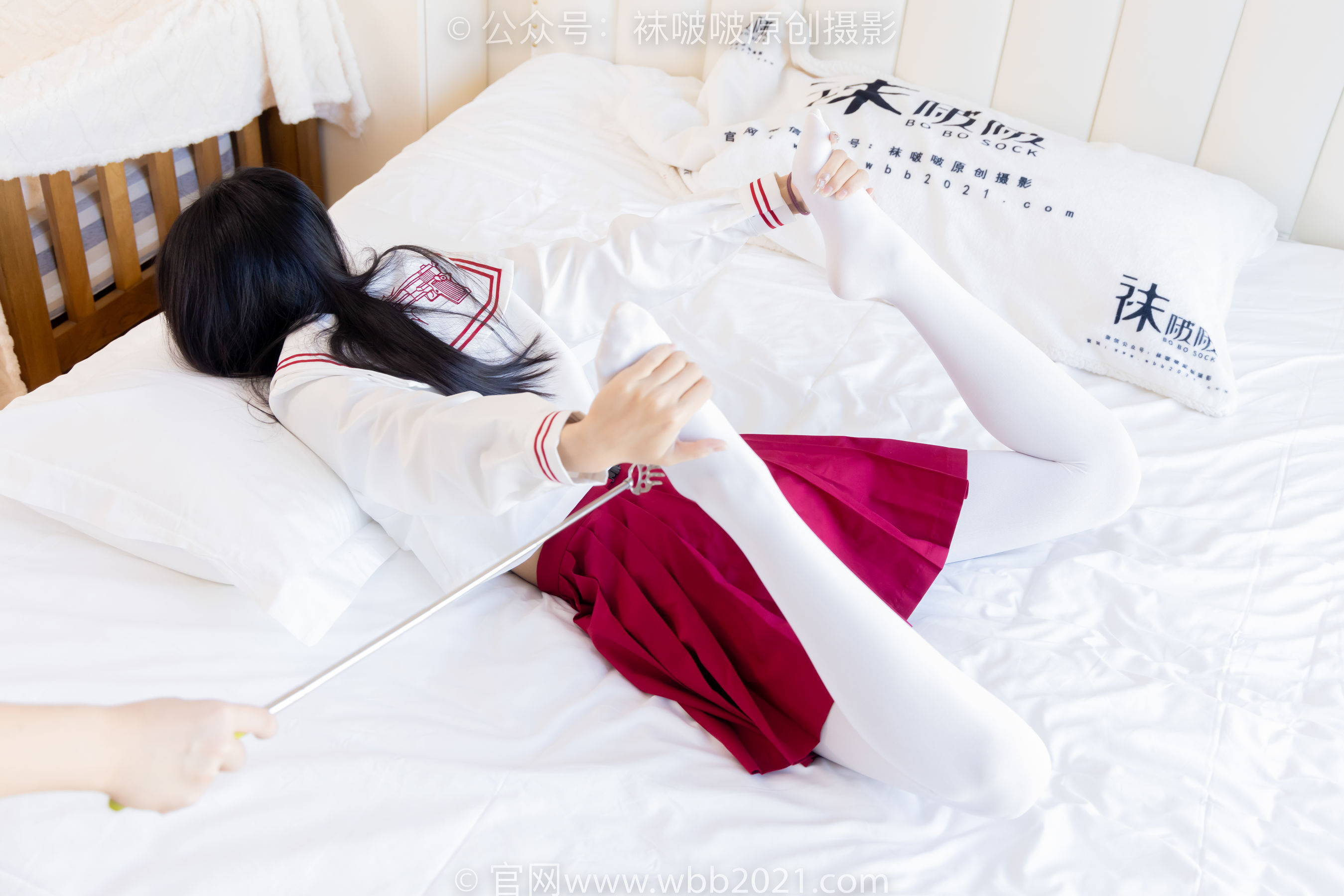 BoBoSocks袜啵啵 No.545 奶油 - 白色马丁靴、厚白丝、jk制服、瑜伽动作时用老头乐挠脚剧情/(144P)