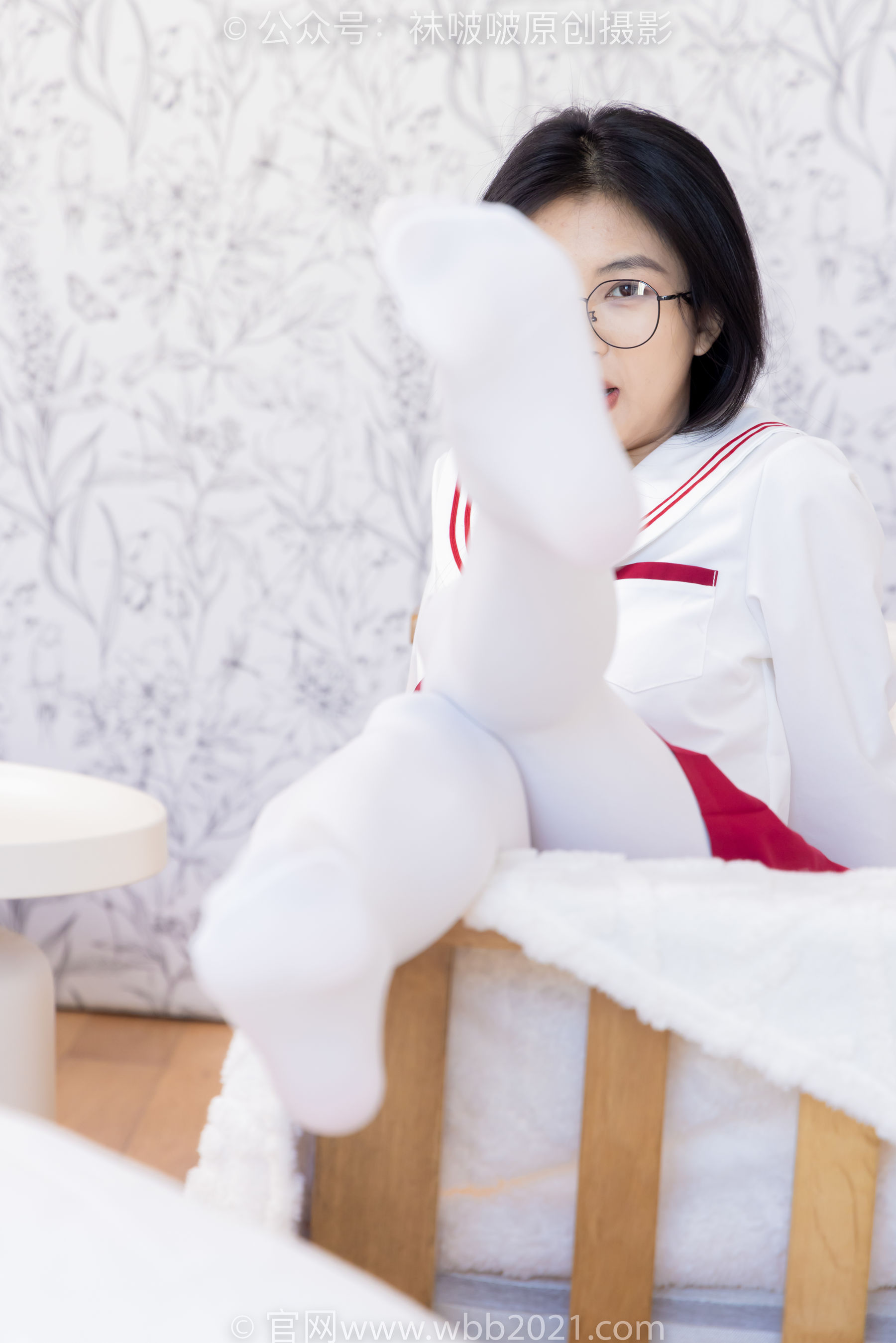 BoBoSocks袜啵啵 No.545 奶油 - 白色马丁靴、厚白丝、jk制服、瑜伽动作时用老头乐挠脚剧情/(144P)