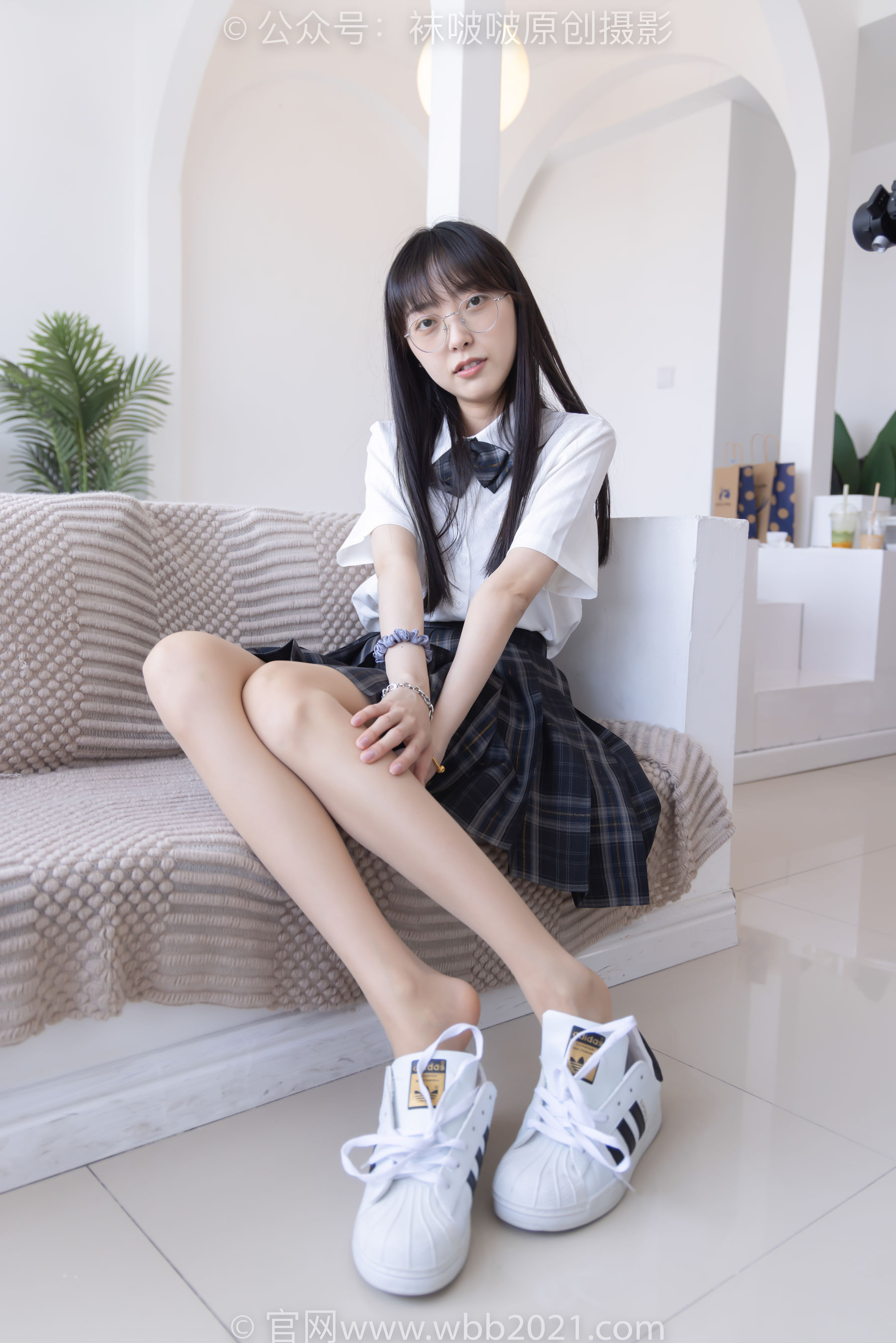 BoBoSocks袜啵啵 No.541 稚予 - 两双板鞋、薄灰丝、薄肉丝、jk制服/(140P)