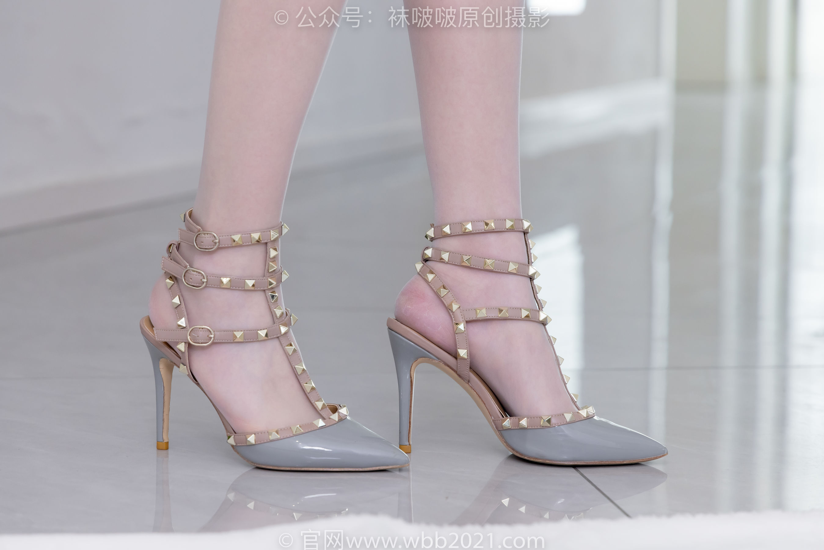 BoBoSocks袜啵啵 No.543 小甜豆 高跟鞋、油亮淡蓝丝、腰丝/(150P)