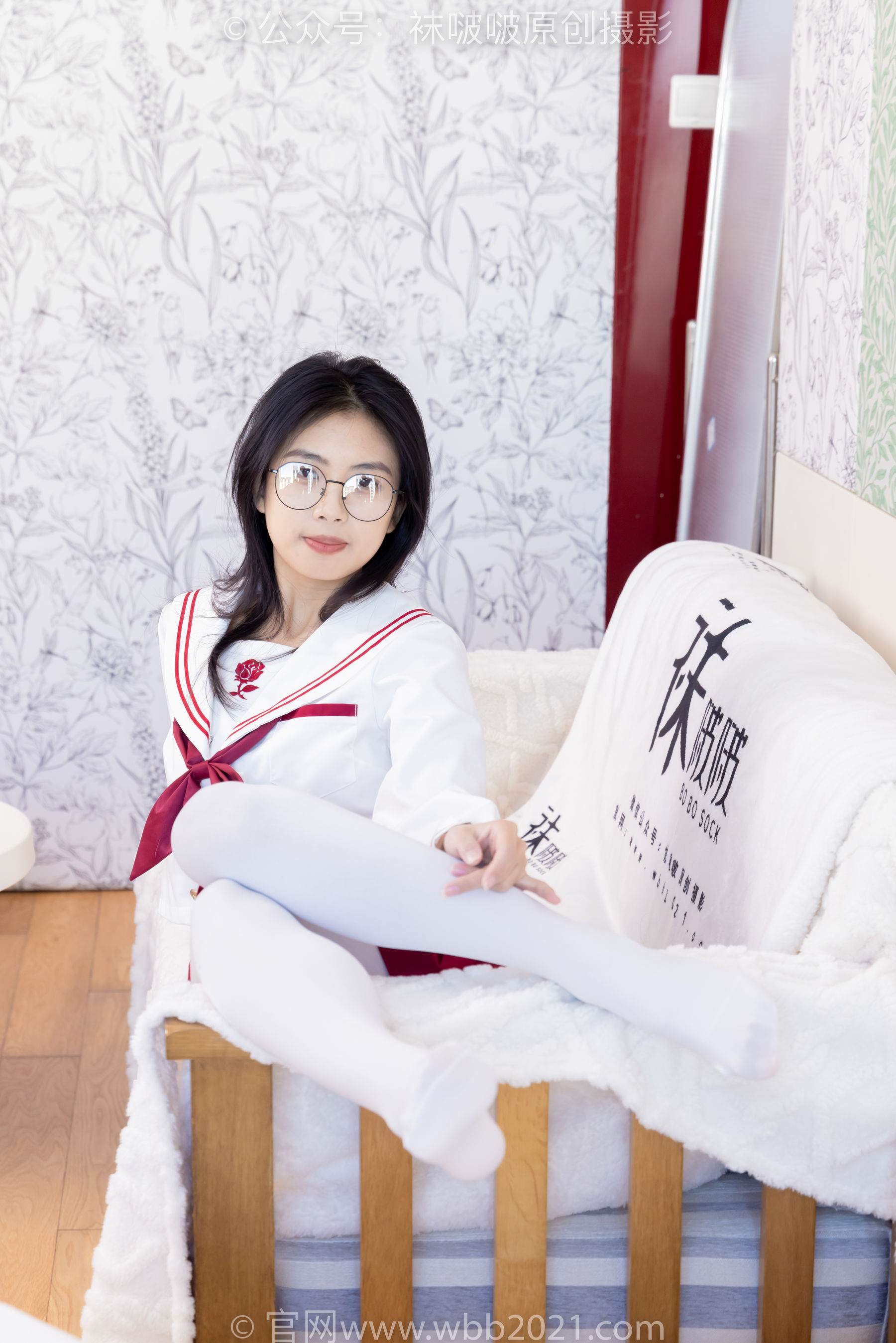 BoBoSocks袜啵啵 No.545 奶油 - 白色马丁靴、厚白丝、jk制服、瑜伽动作时用老头乐挠脚剧情/(144P)