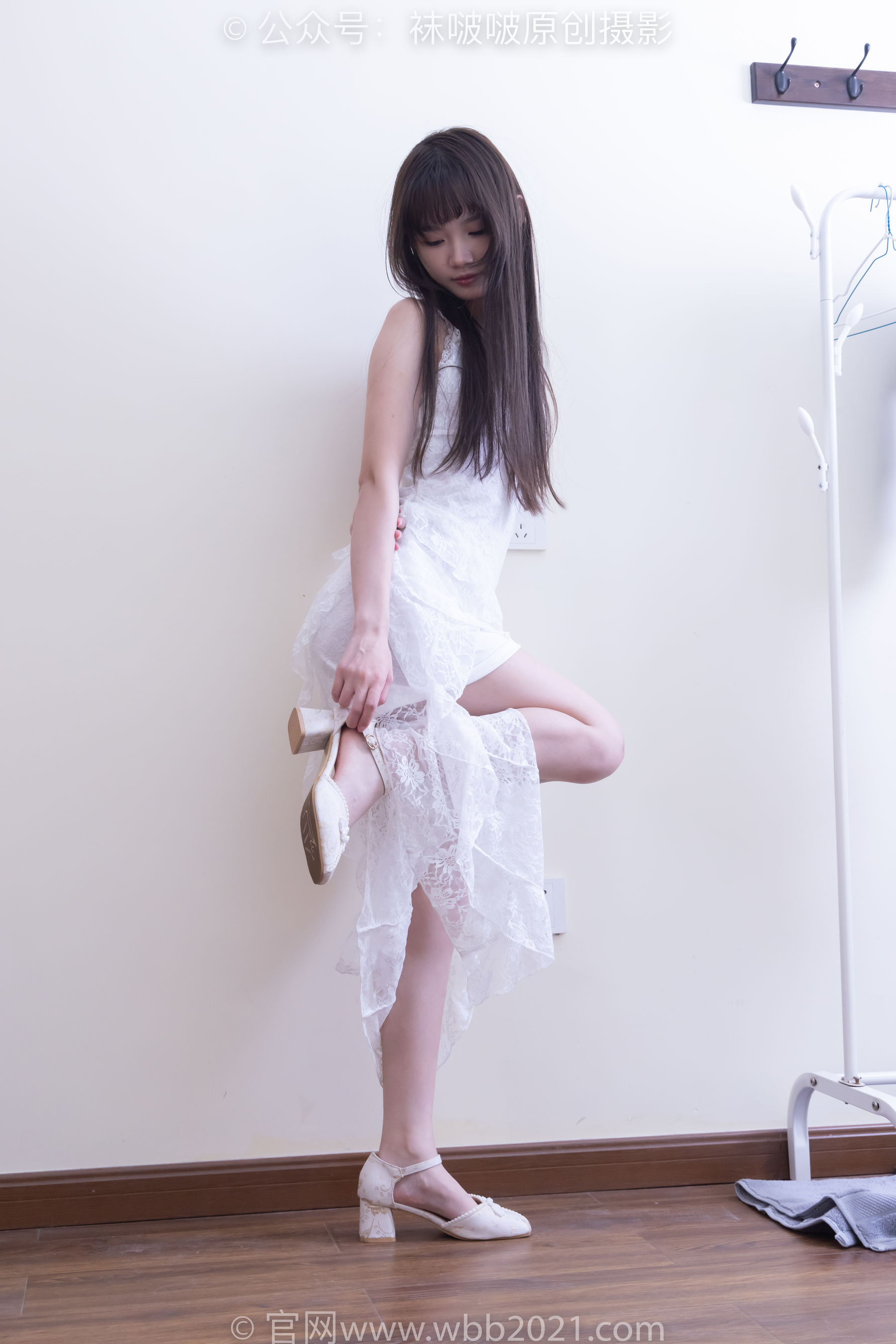 BoBoSocks袜啵啵 No.542 甜甜圈 高跟鞋、薄黑丝、薄肉丝、裸足、撕丝袜剧情/(160P)