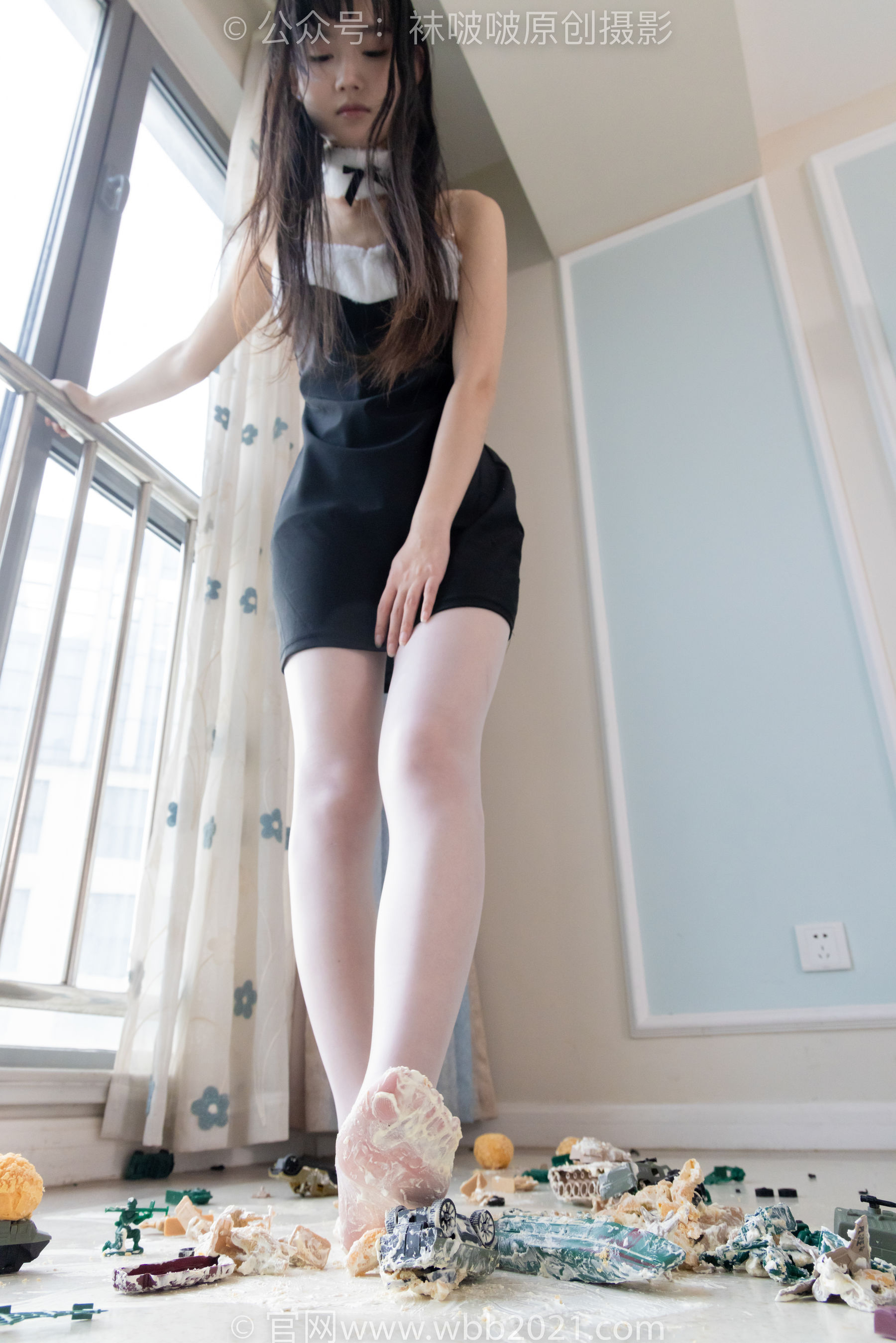 BoBoSocks袜啵啵 No.544 甜甜圈 - 高跟鞋、油亮薄白丝、裸足、踩小人和奶油泡芙剧情/(172P)