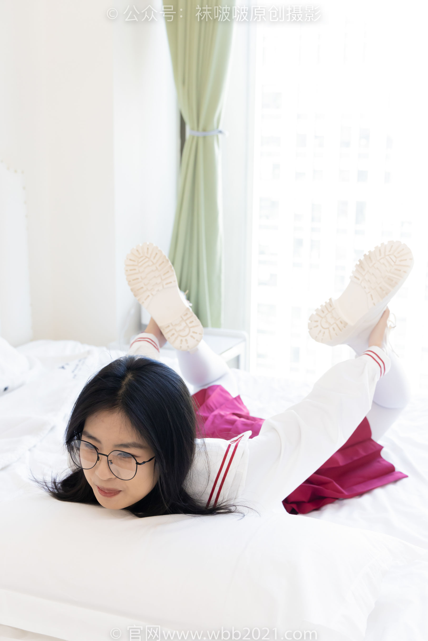 BoBoSocks袜啵啵 No.545 奶油 - 白色马丁靴、厚白丝、jk制服、瑜伽动作时用老头乐挠脚剧情/(144P)