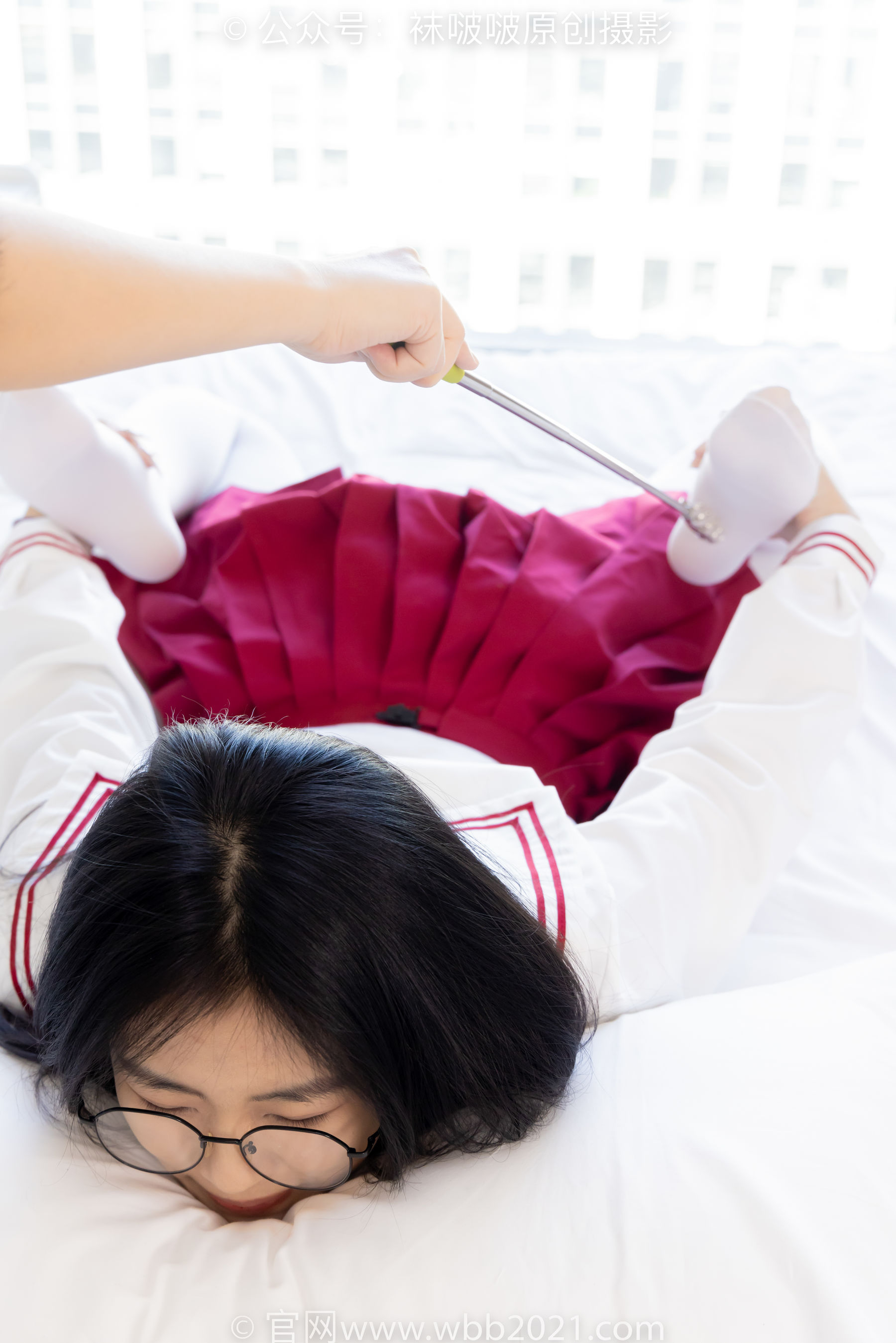 BoBoSocks袜啵啵 No.545 奶油 - 白色马丁靴、厚白丝、jk制服、瑜伽动作时用老头乐挠脚剧情/(144P)