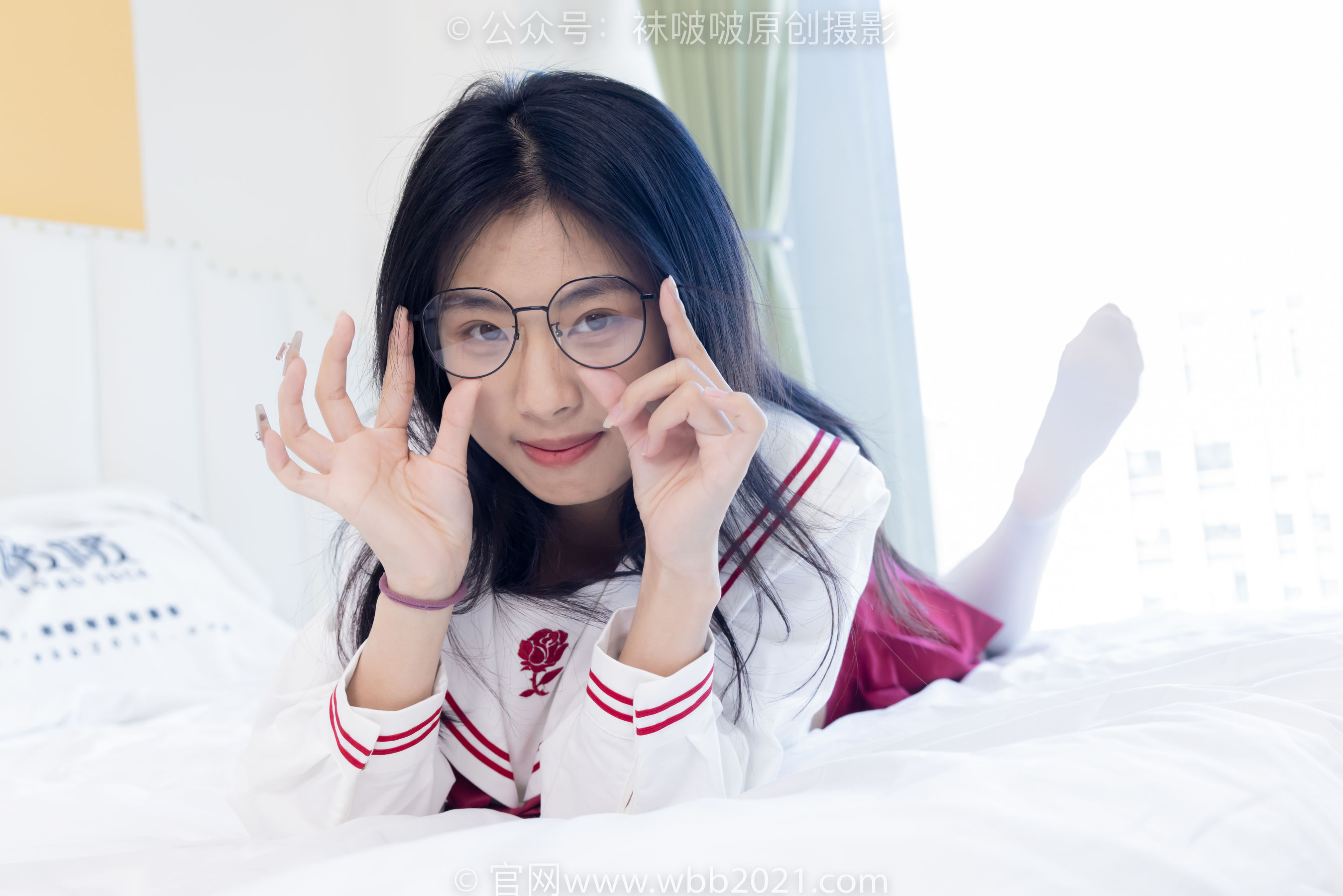 BoBoSocks袜啵啵 No.545 奶油 - 白色马丁靴、厚白丝、jk制服、瑜伽动作时用老头乐挠脚剧情/(144P)