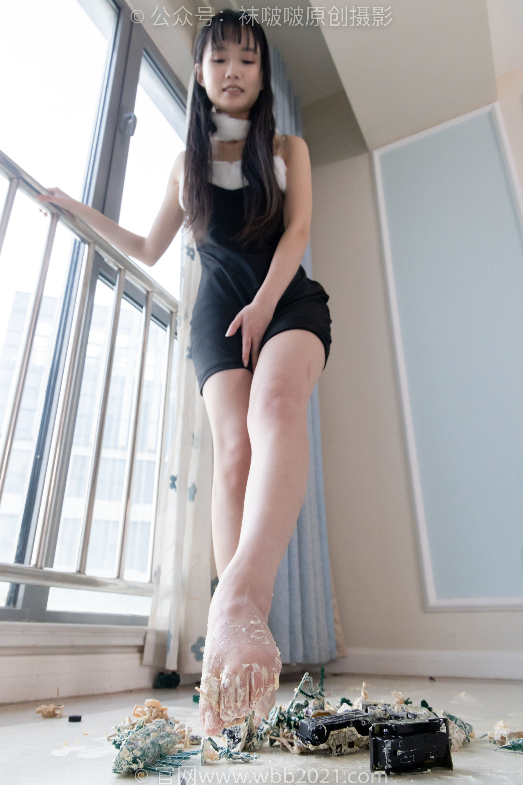 BoBoSocks袜啵啵 No.544 甜甜圈 - 高跟鞋、油亮薄白丝、裸足、踩小人和奶油泡芙剧情/(172P)