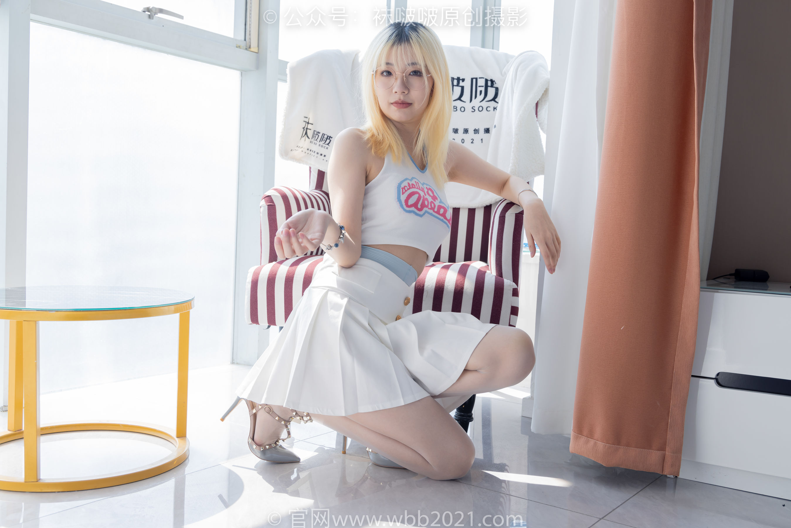 BoBoSocks袜啵啵 No.543 小甜豆 高跟鞋、油亮淡蓝丝、腰丝/(150P)