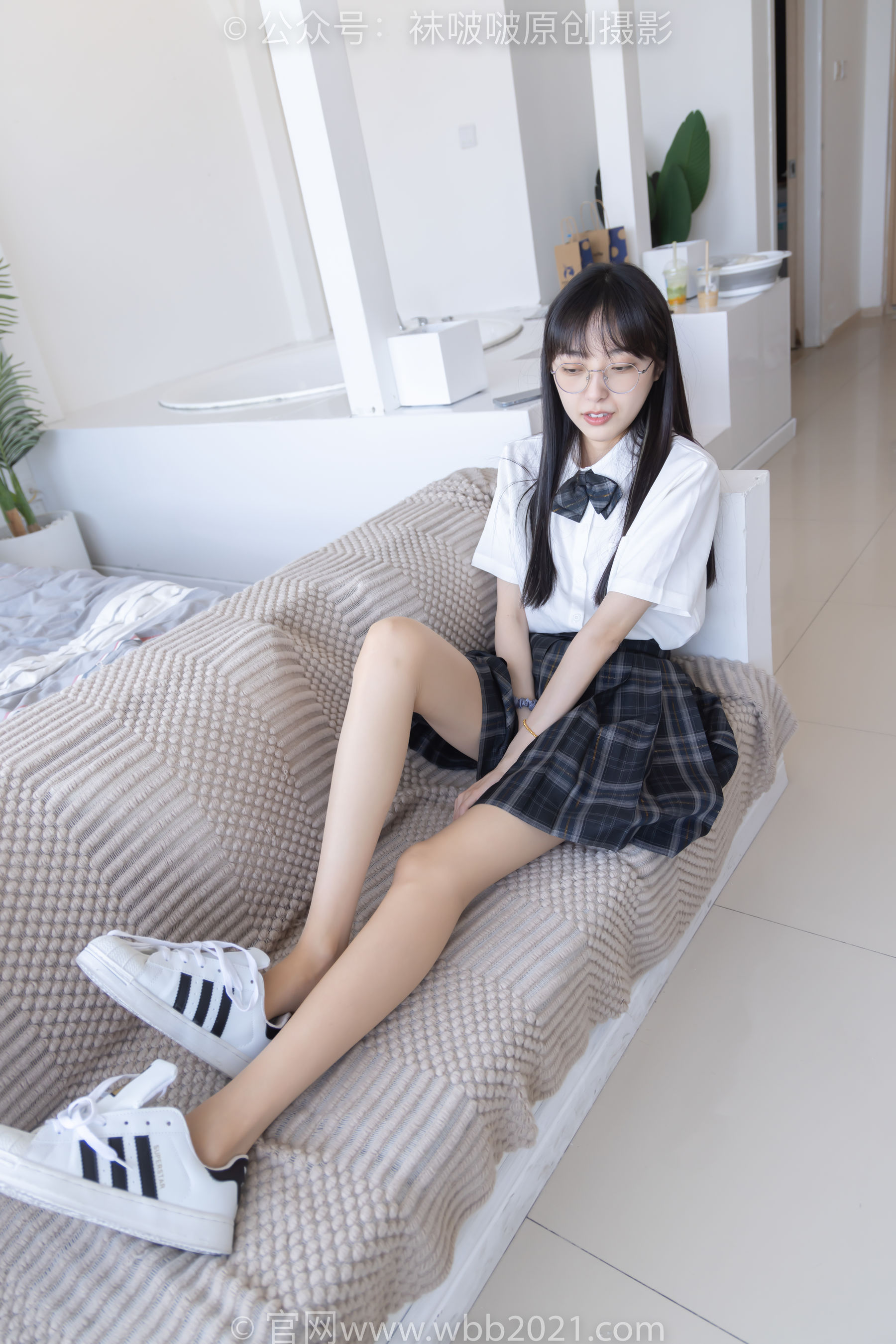 BoBoSocks袜啵啵 No.541 稚予 - 两双板鞋、薄灰丝、薄肉丝、jk制服/(140P)