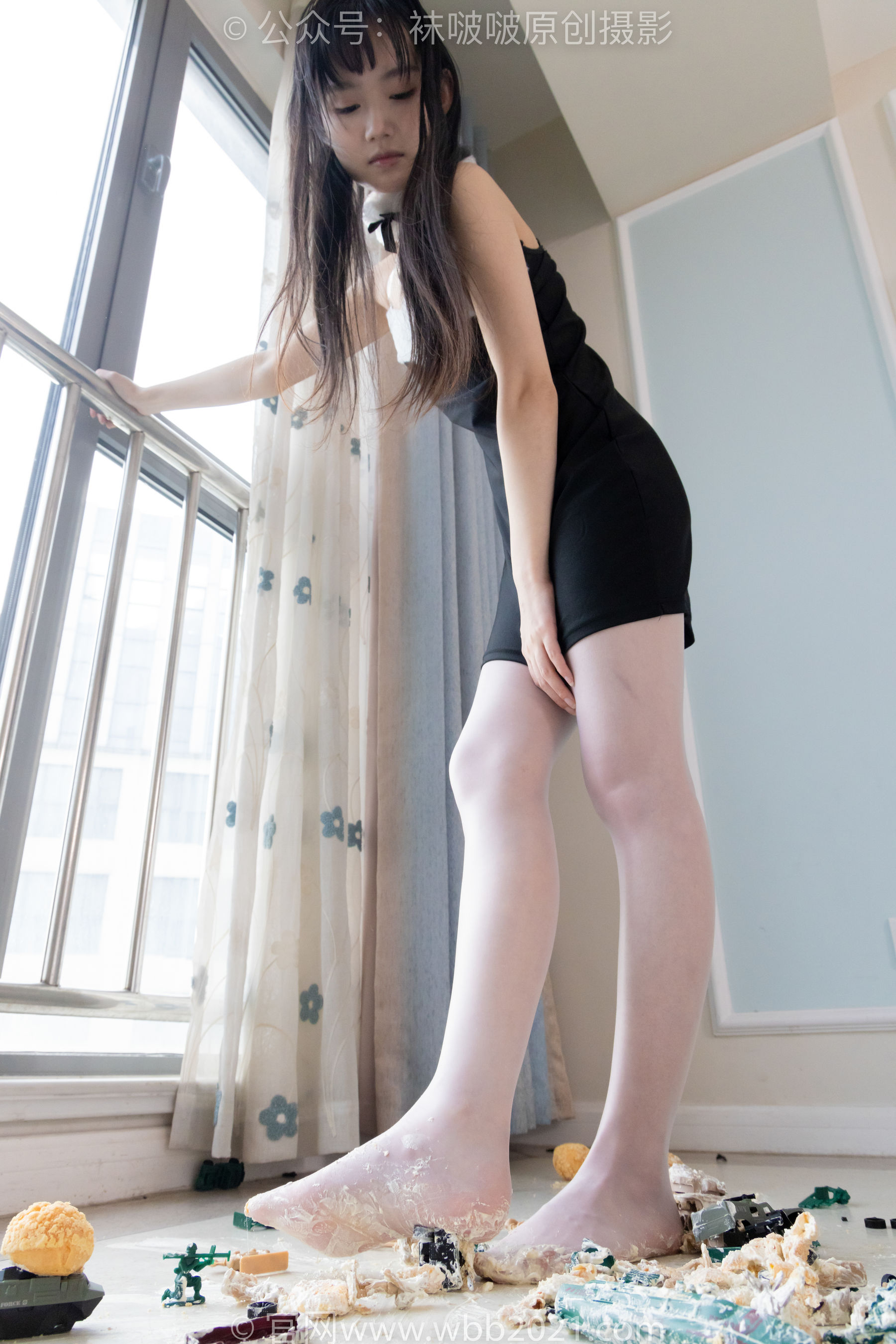 BoBoSocks袜啵啵 No.544 甜甜圈 - 高跟鞋、油亮薄白丝、裸足、踩小人和奶油泡芙剧情/(172P)