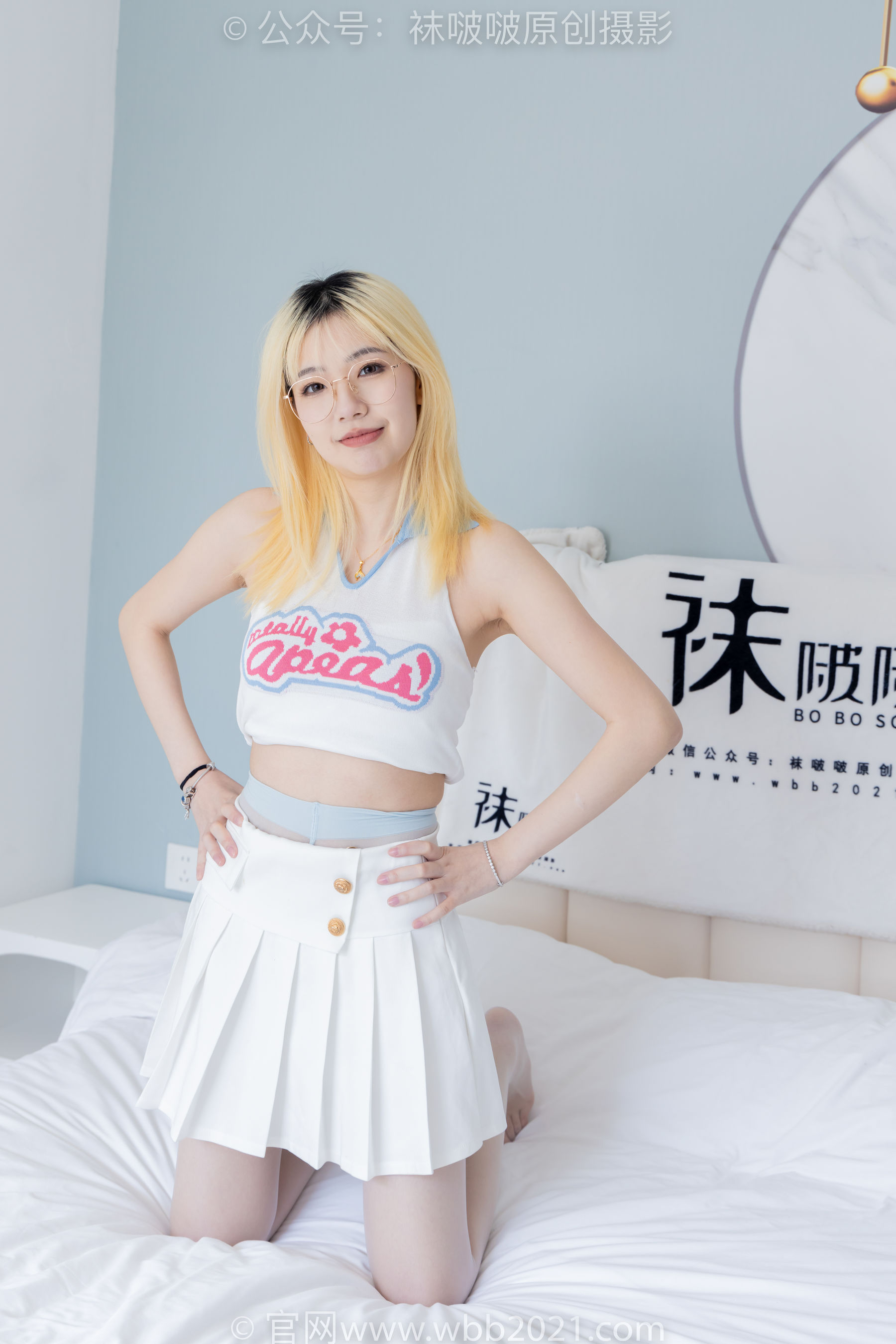 BoBoSocks袜啵啵 No.543 小甜豆 高跟鞋、油亮淡蓝丝、腰丝/(150P)