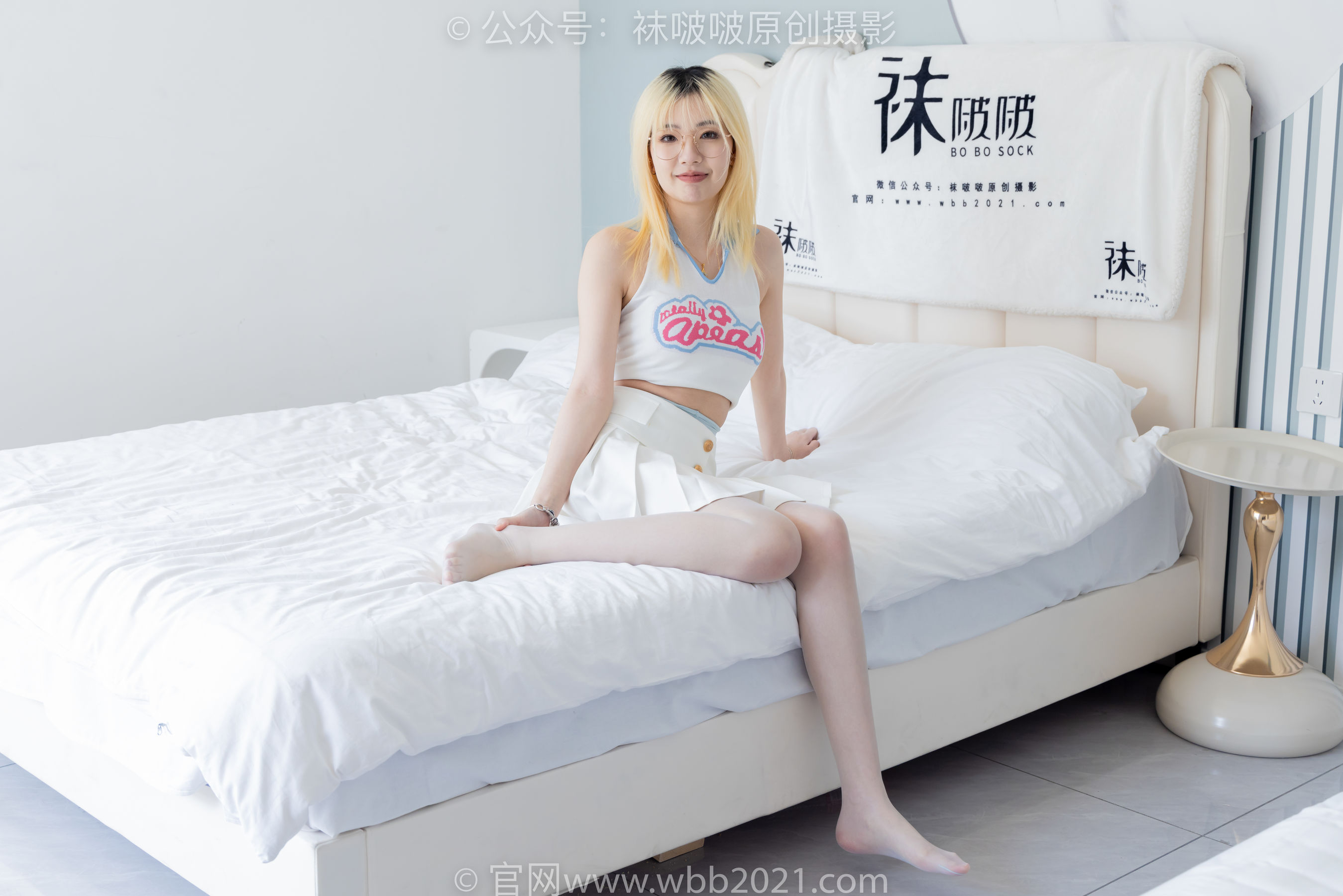 BoBoSocks袜啵啵 No.543 小甜豆 高跟鞋、油亮淡蓝丝、腰丝/(150P)