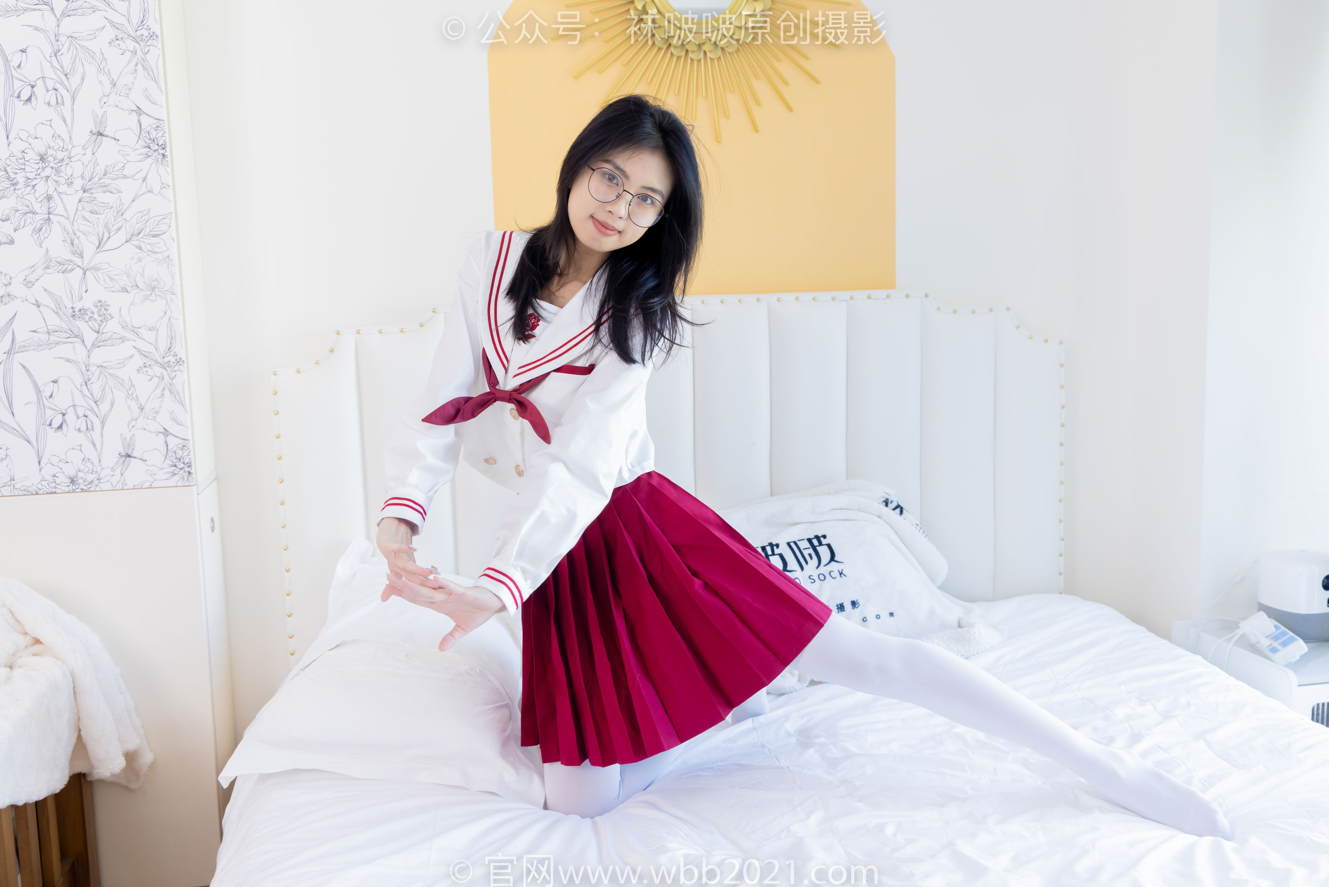 BoBoSocks袜啵啵 No.545 奶油 - 白色马丁靴、厚白丝、jk制服、瑜伽动作时用老头乐挠脚剧情/(144P)