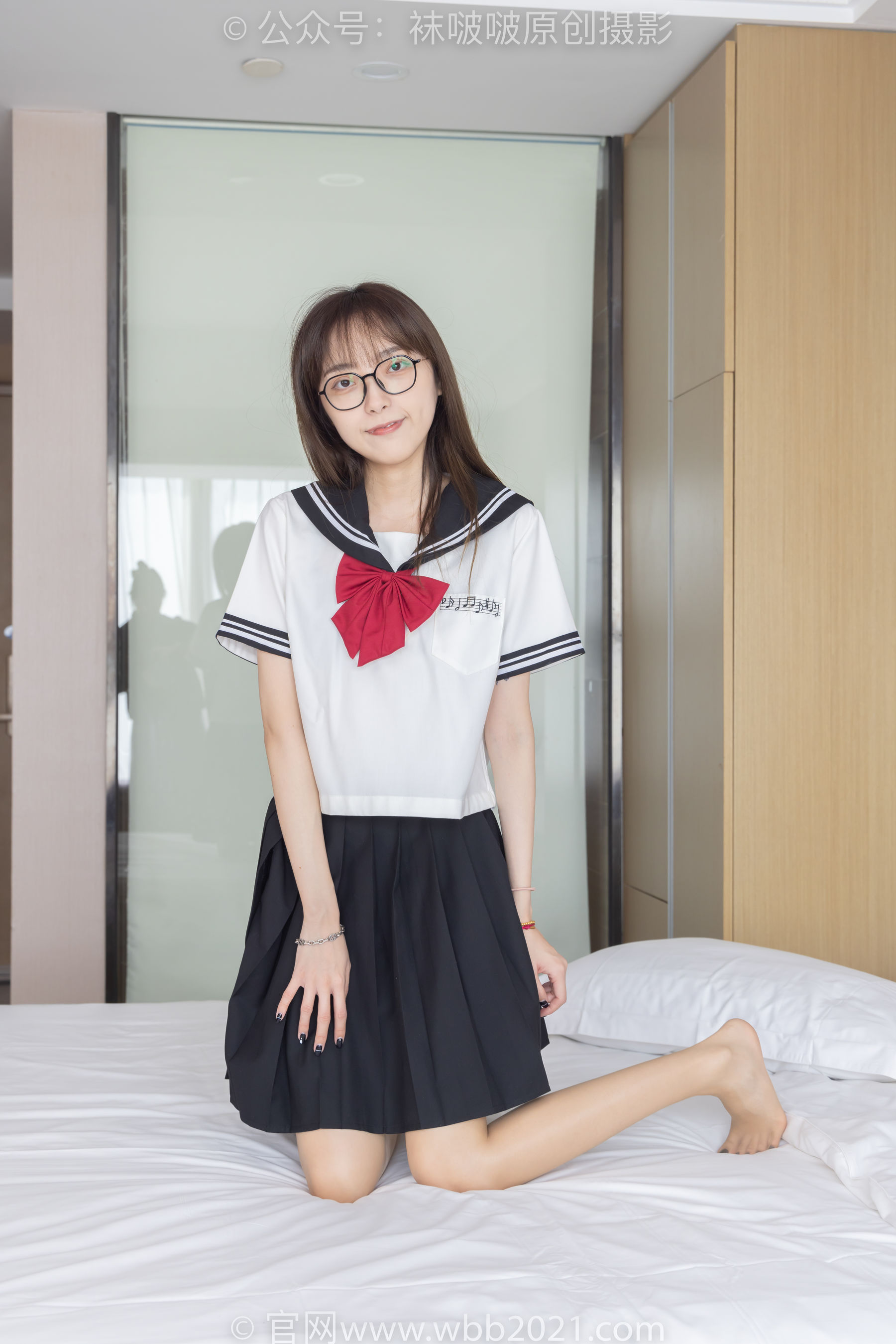 BoBoSocks袜啵啵 No.530 稚予 - 皮鞋、高跟鞋、深蓝色小腿棉袜、油亮白丝油亮肉丝、jk制服/(145P)