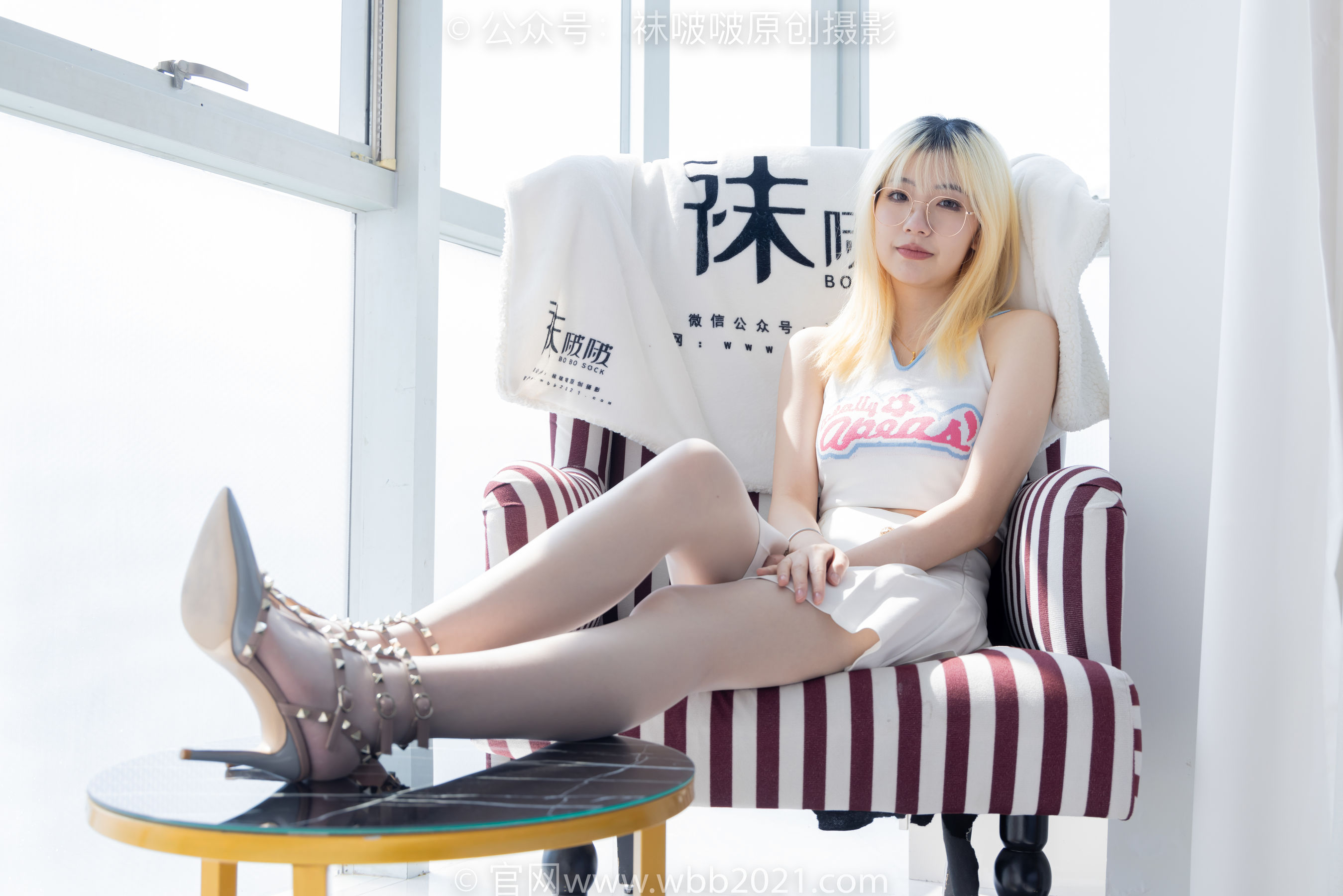 BoBoSocks袜啵啵 No.543 小甜豆 高跟鞋、油亮淡蓝丝、腰丝/(150P)