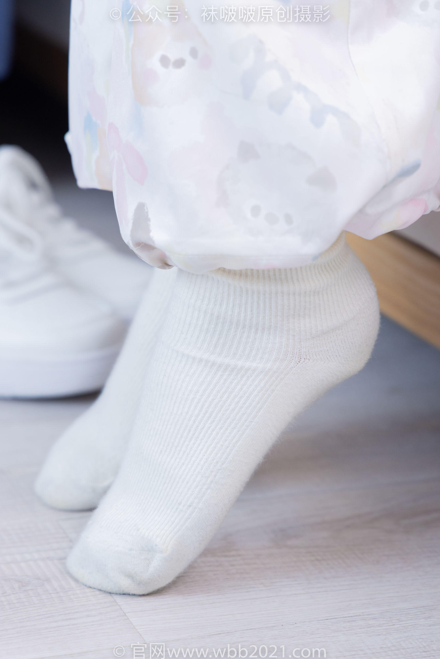 BoBoSocks袜啵啵 No.550 甜甜圈 - 板鞋自然穿脏白棉袜/(148P)