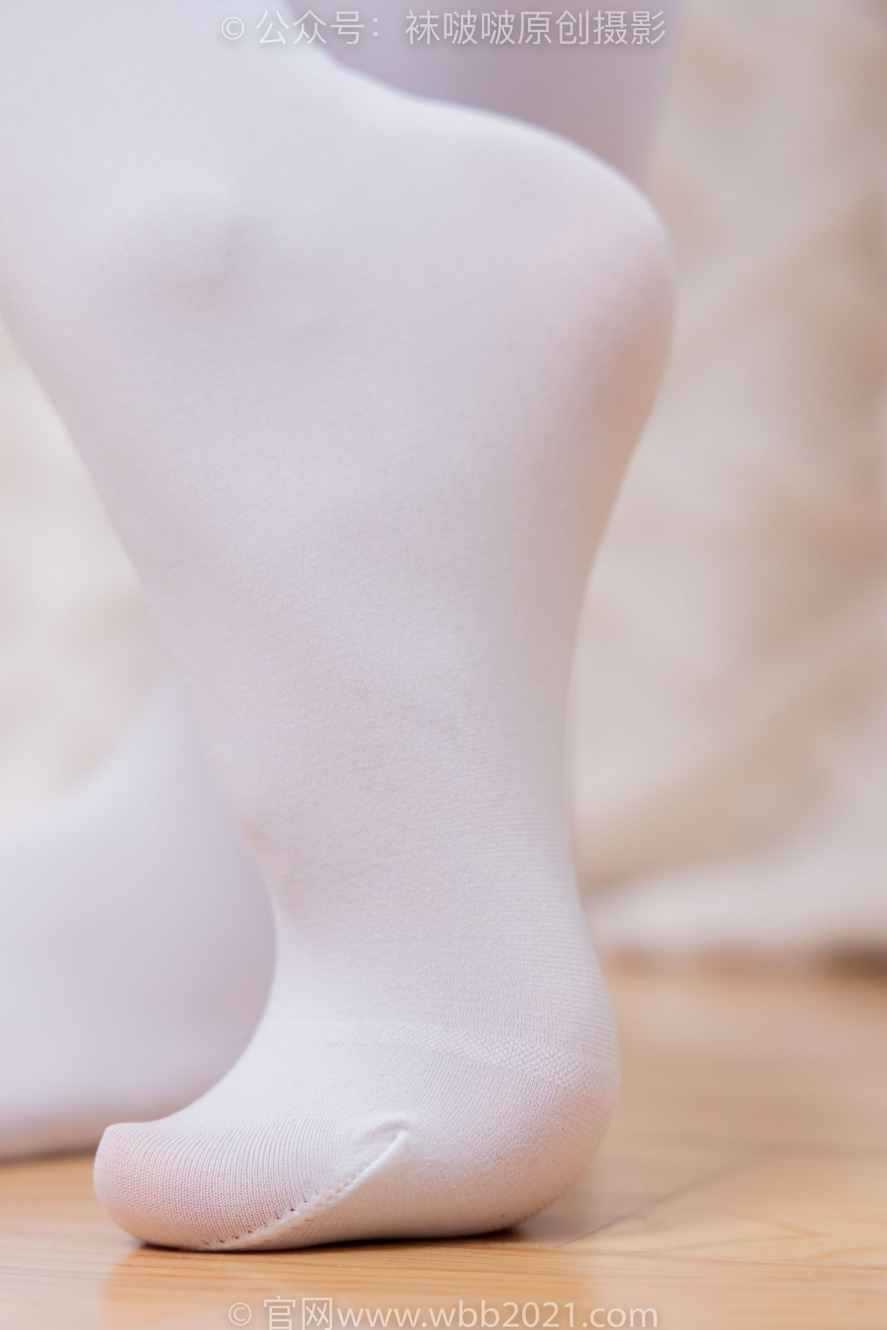 BoBoSocks袜啵啵 No.545 奶油 - 白色马丁靴、厚白丝、jk制服、瑜伽动作时用老头乐挠脚剧情/(144P)