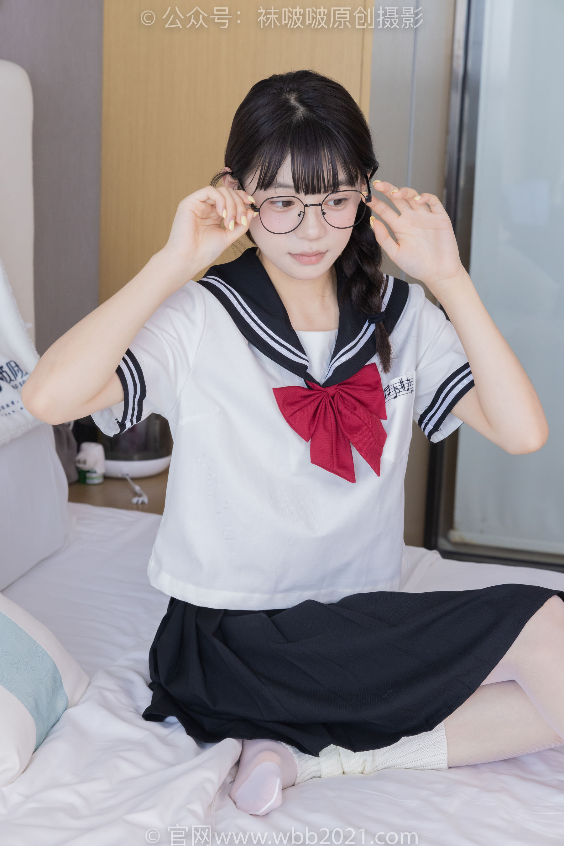 BoBoSocks袜啵啵 No.548 糯米 - 运动鞋、堆堆袜套、薄白丝、jk制服/(145P)