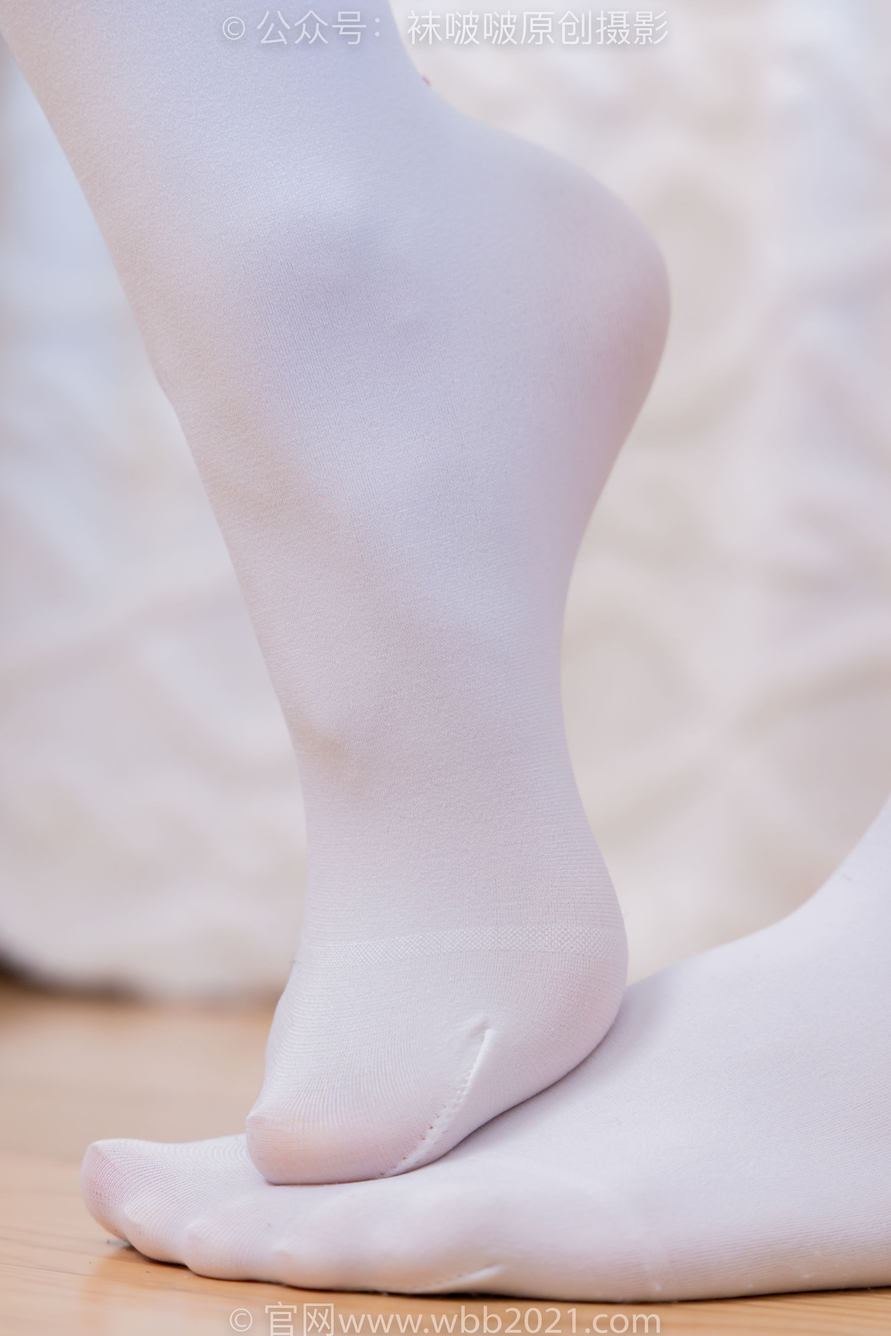 BoBoSocks袜啵啵 No.545 奶油 - 白色马丁靴、厚白丝、jk制服、瑜伽动作时用老头乐挠脚剧情/(144P)