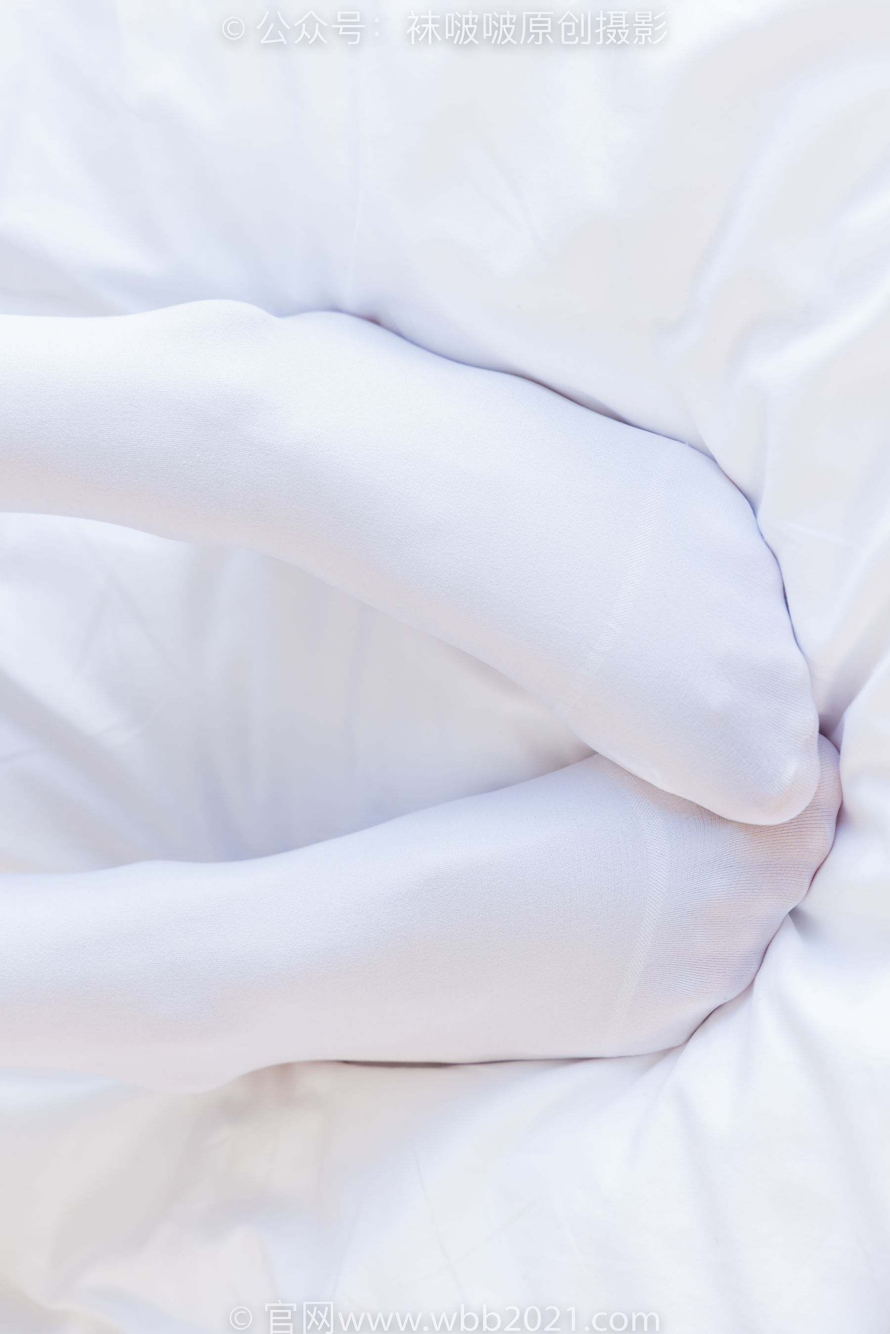 BoBoSocks袜啵啵 No.545 奶油 - 白色马丁靴、厚白丝、jk制服、瑜伽动作时用老头乐挠脚剧情/(144P)