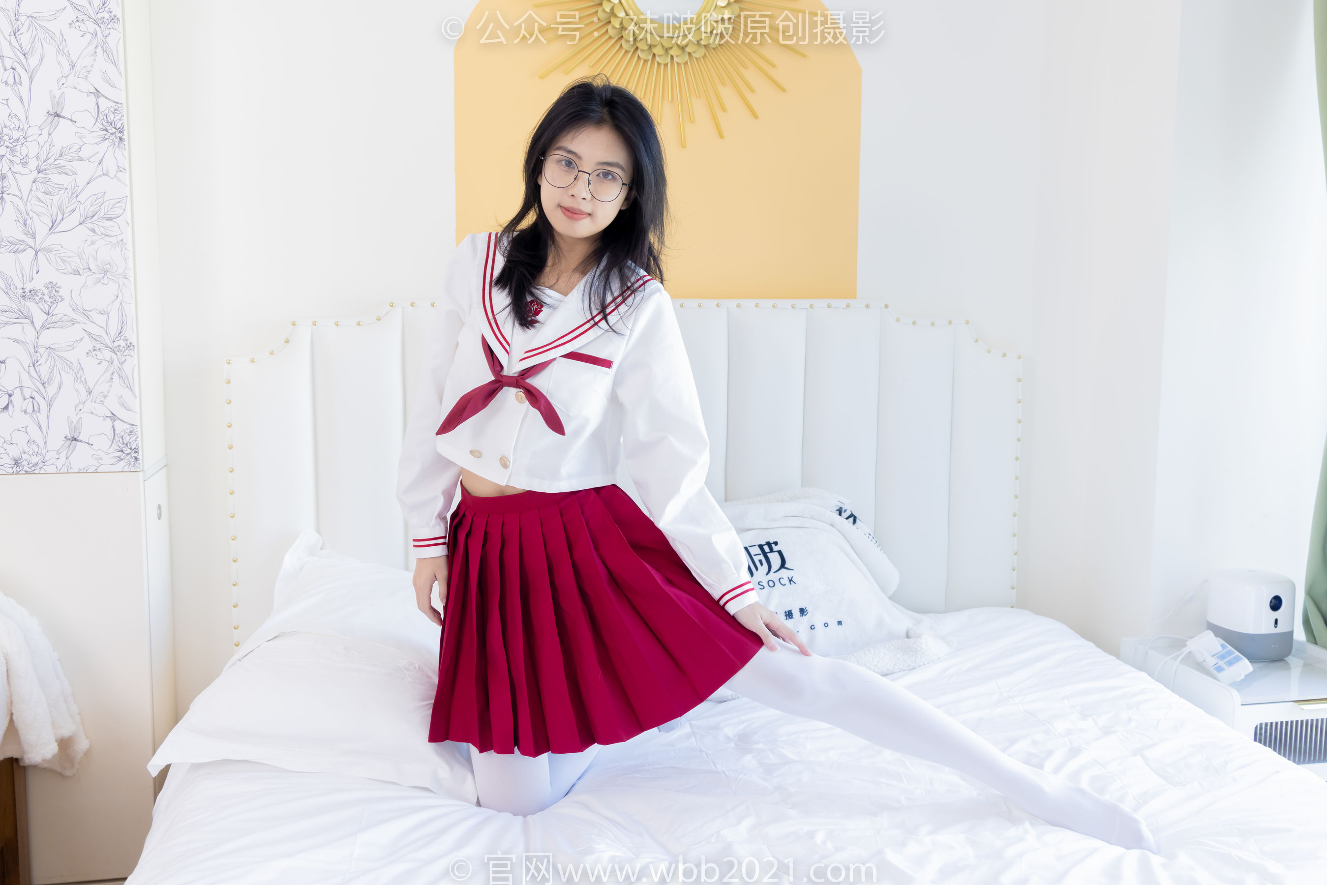 BoBoSocks袜啵啵 No.545 奶油 - 白色马丁靴、厚白丝、jk制服、瑜伽动作时用老头乐挠脚剧情/(144P)