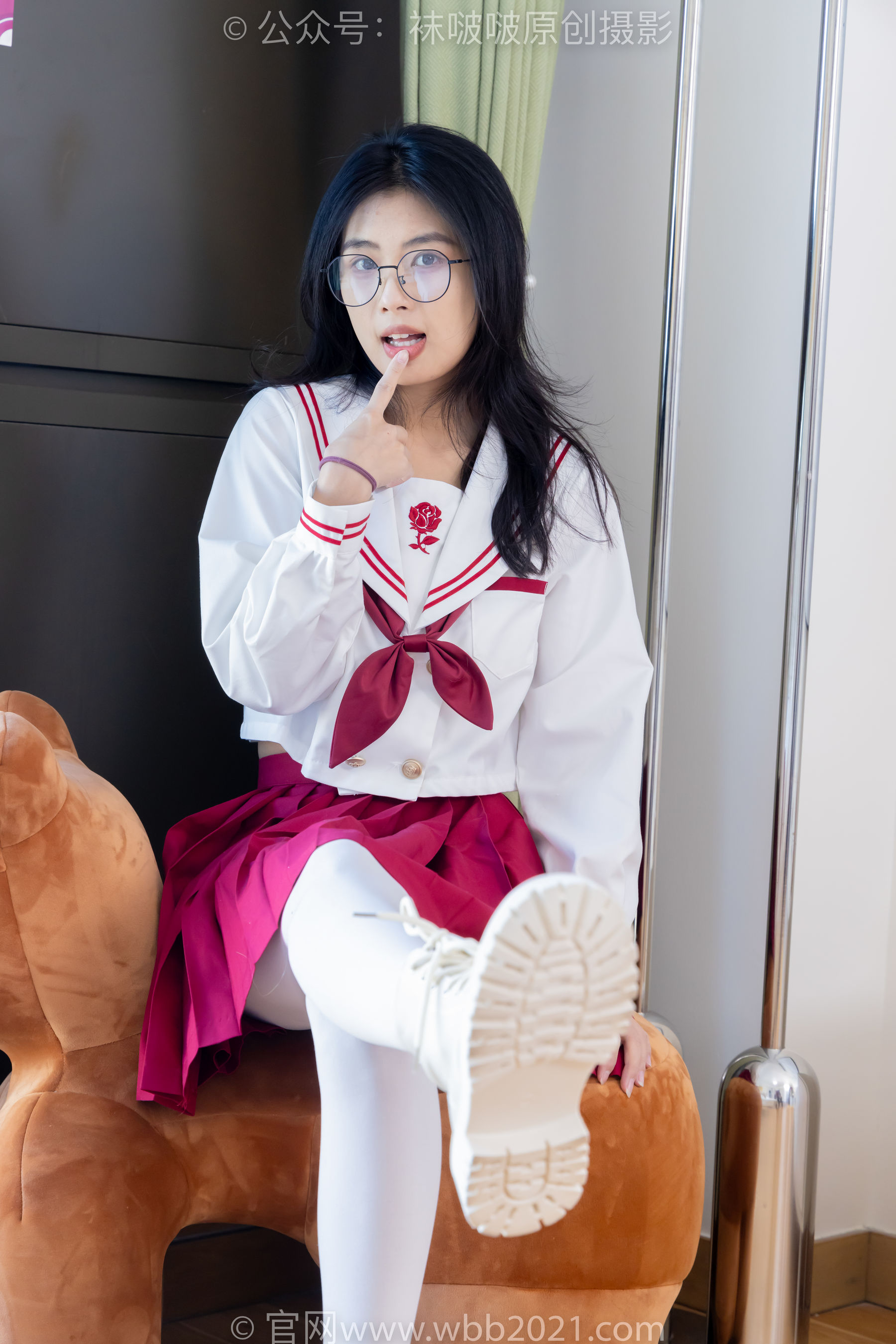 BoBoSocks袜啵啵 No.545 奶油 - 白色马丁靴、厚白丝、jk制服、瑜伽动作时用老头乐挠脚剧情/(144P)