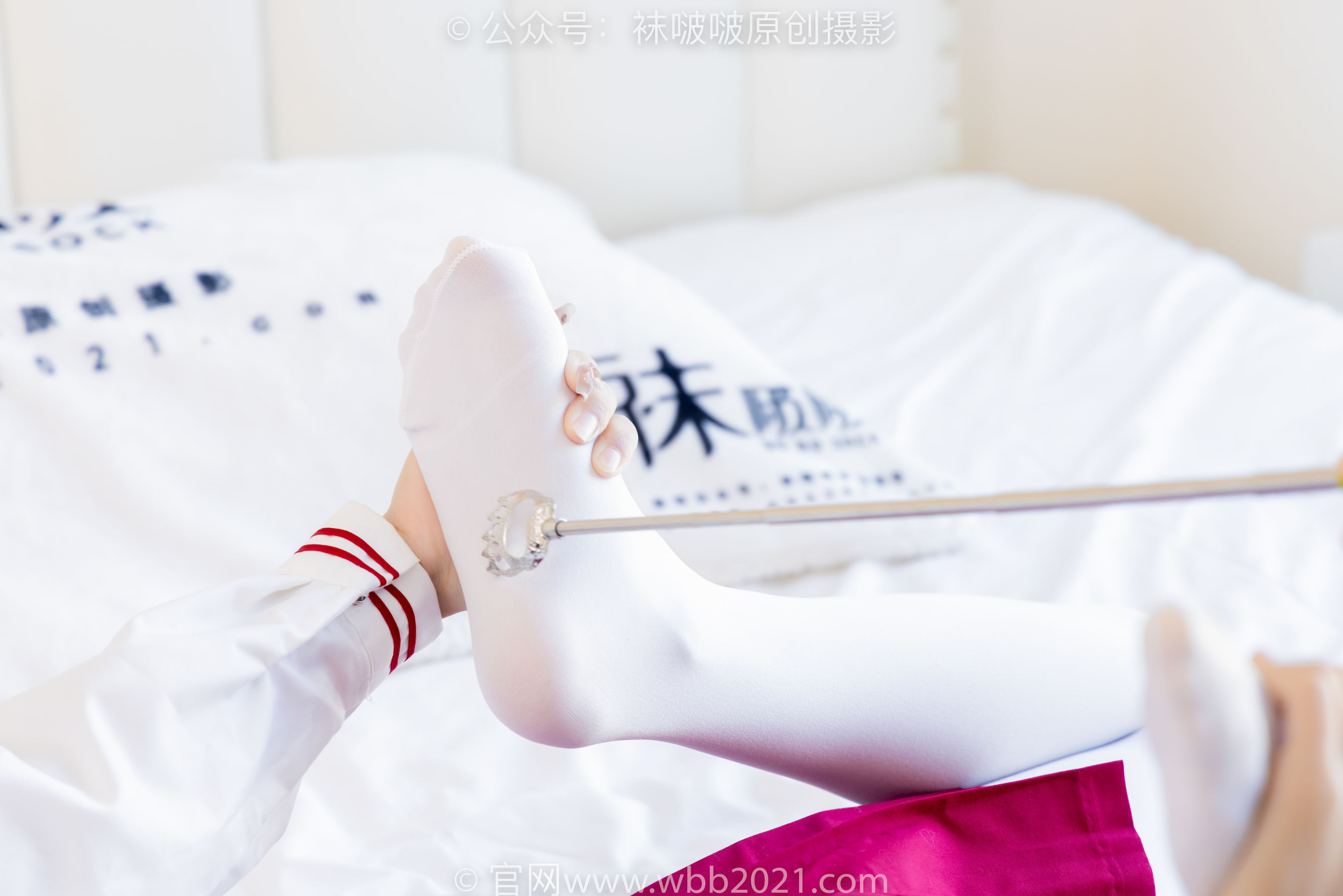 BoBoSocks袜啵啵 No.545 奶油 - 白色马丁靴、厚白丝、jk制服、瑜伽动作时用老头乐挠脚剧情/(144P)