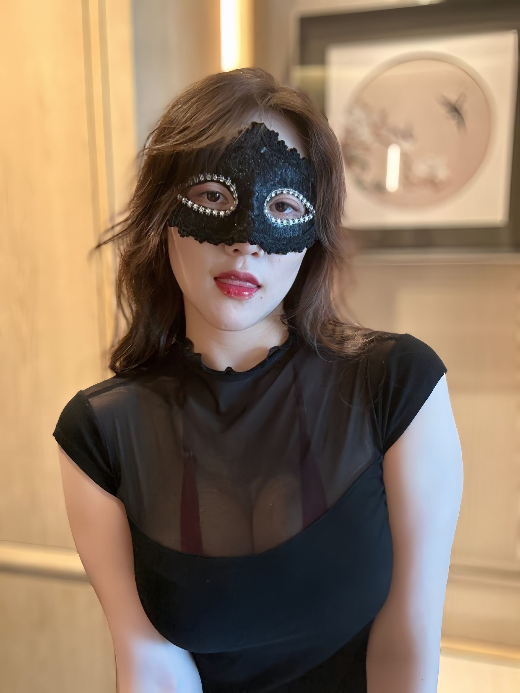 可可西yyy - 蒙面女侠红色包臀裙/(48P)