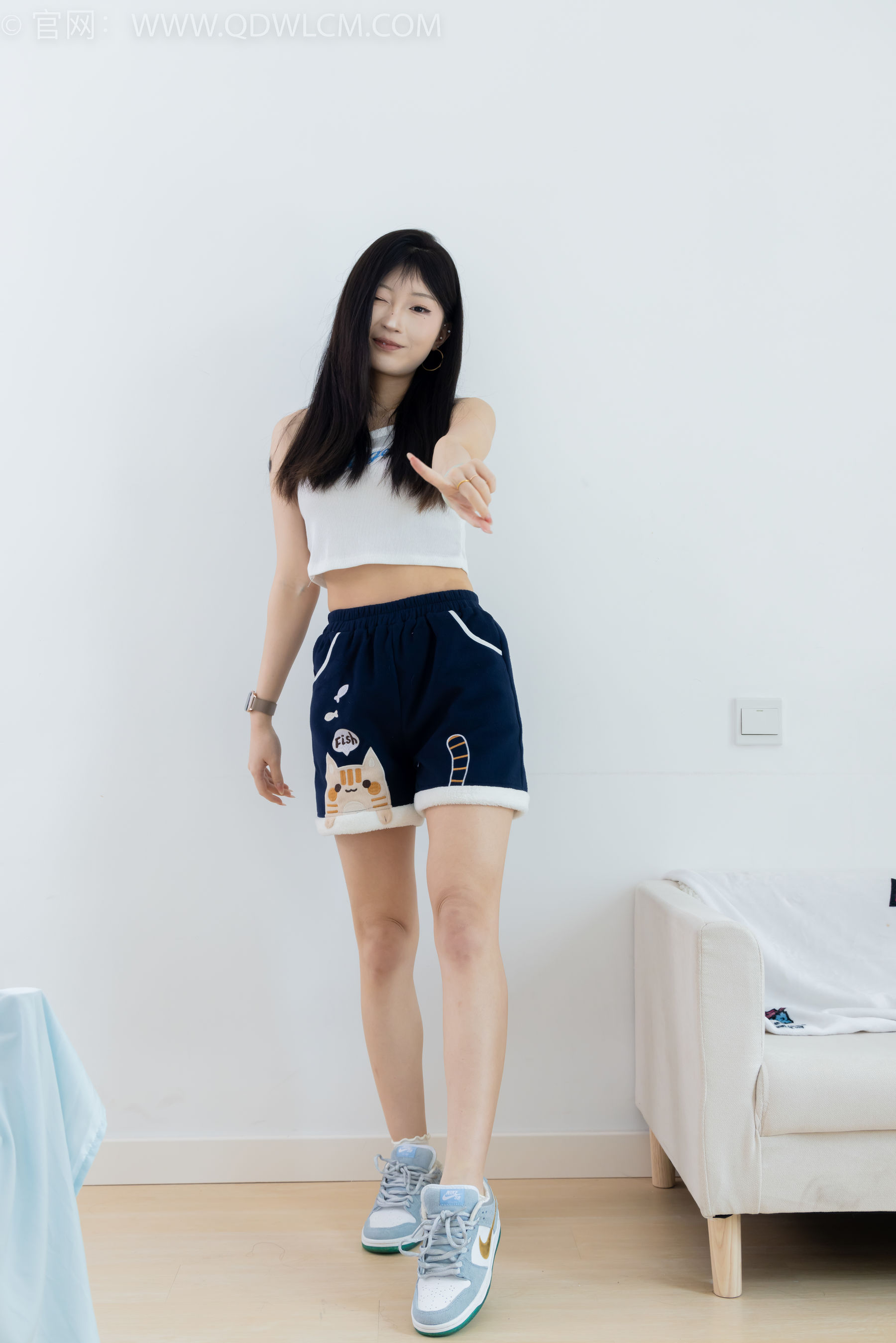 物恋传媒 No.2341 嘟嘟 - 板鞋、白棉袜、裸足、裸足涂精油/(190P)