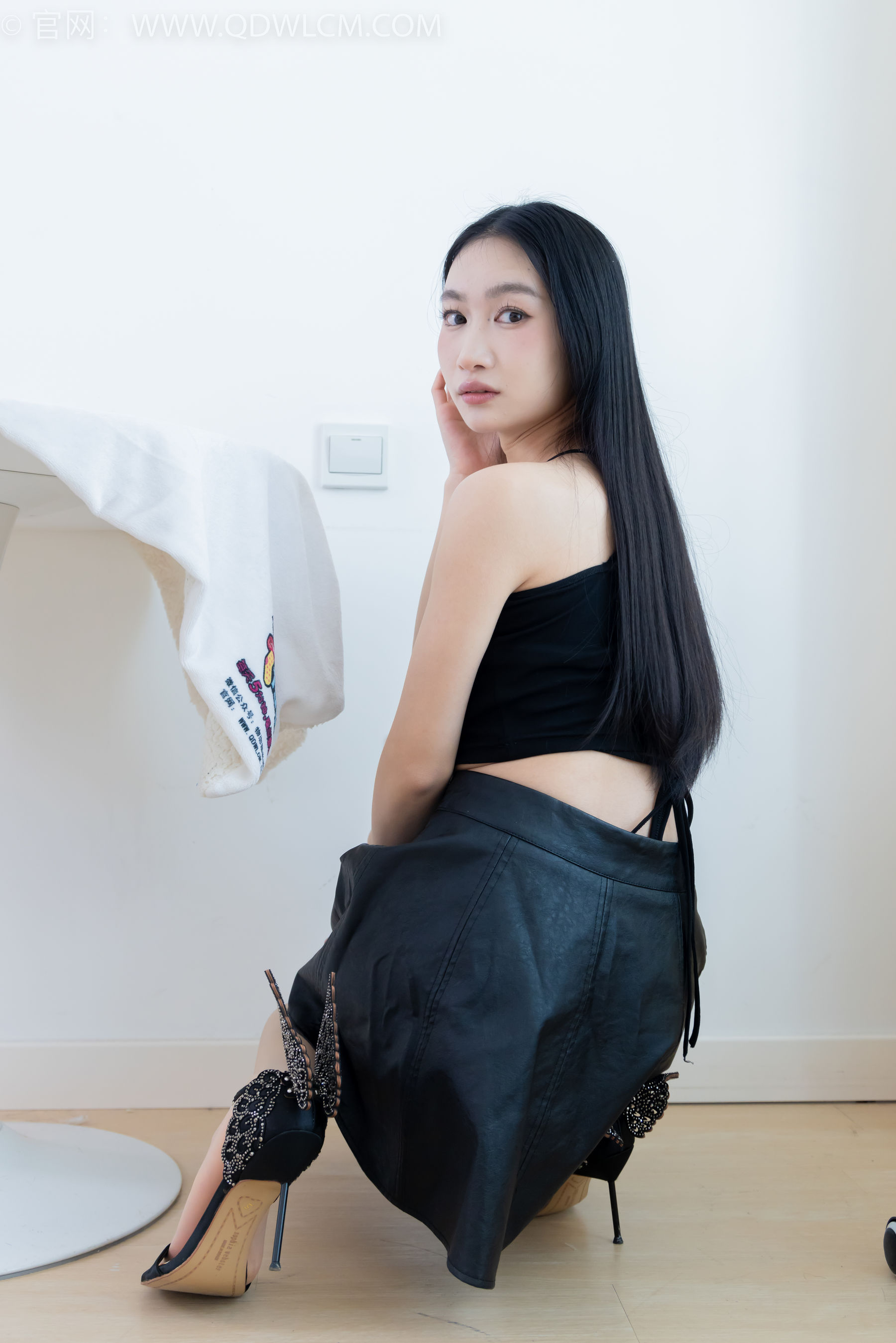 物恋传媒 No.2342 小影 - 高跟鞋、薄肉丝/(155P)