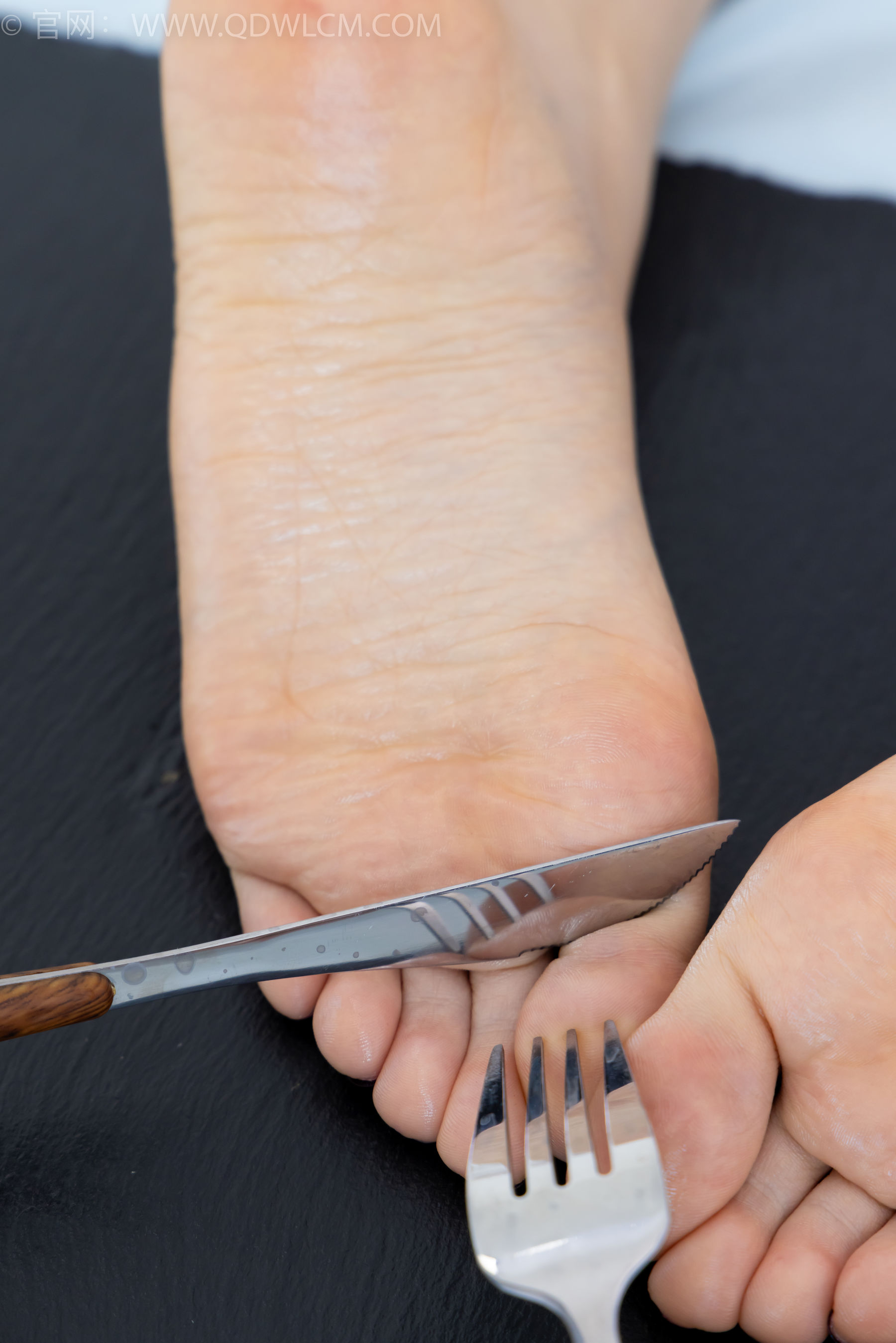 物恋传媒 No.2341 嘟嘟 - 板鞋、白棉袜、裸足、裸足涂精油/(190P)