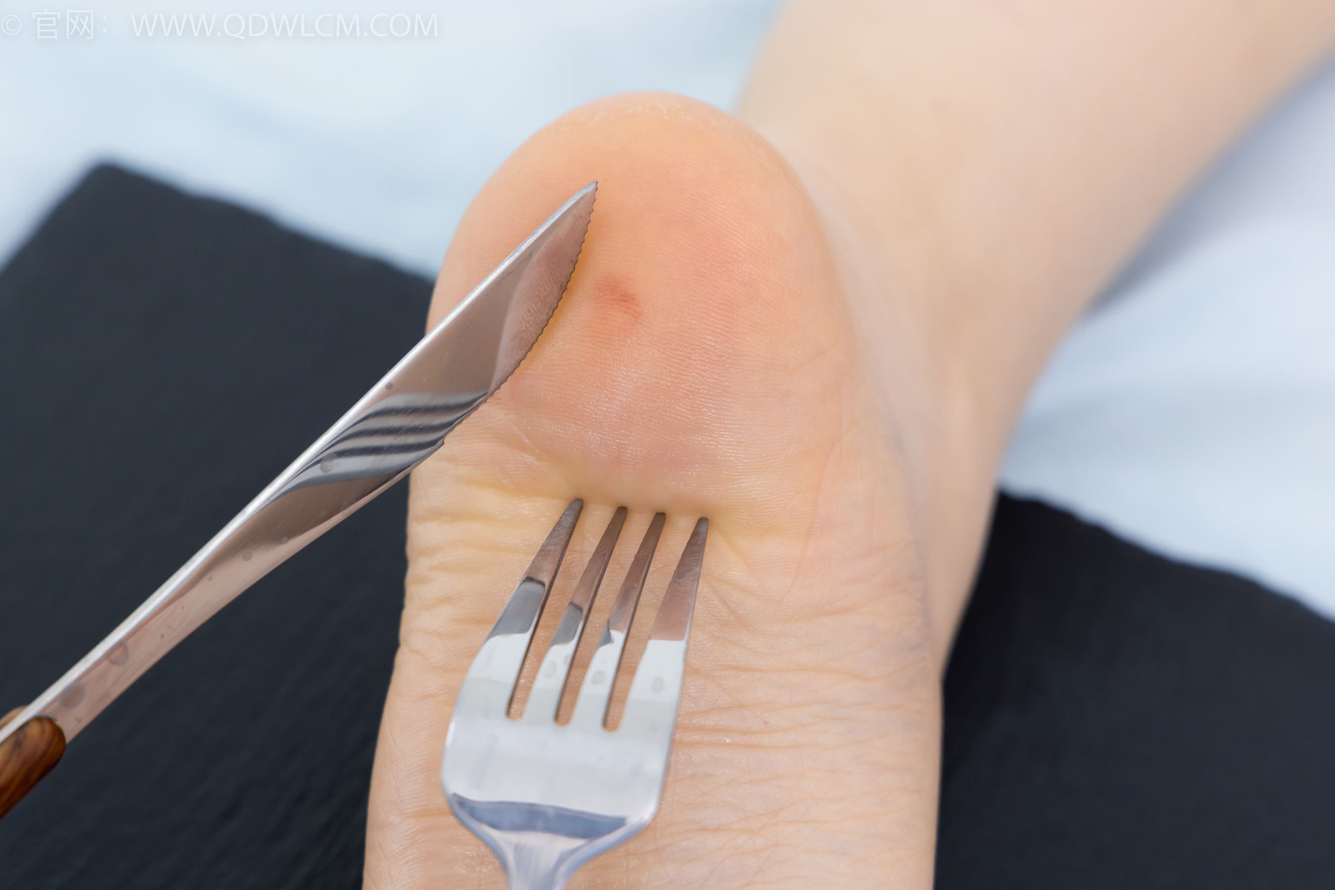 物恋传媒 No.2341 嘟嘟 - 板鞋、白棉袜、裸足、裸足涂精油/(190P)